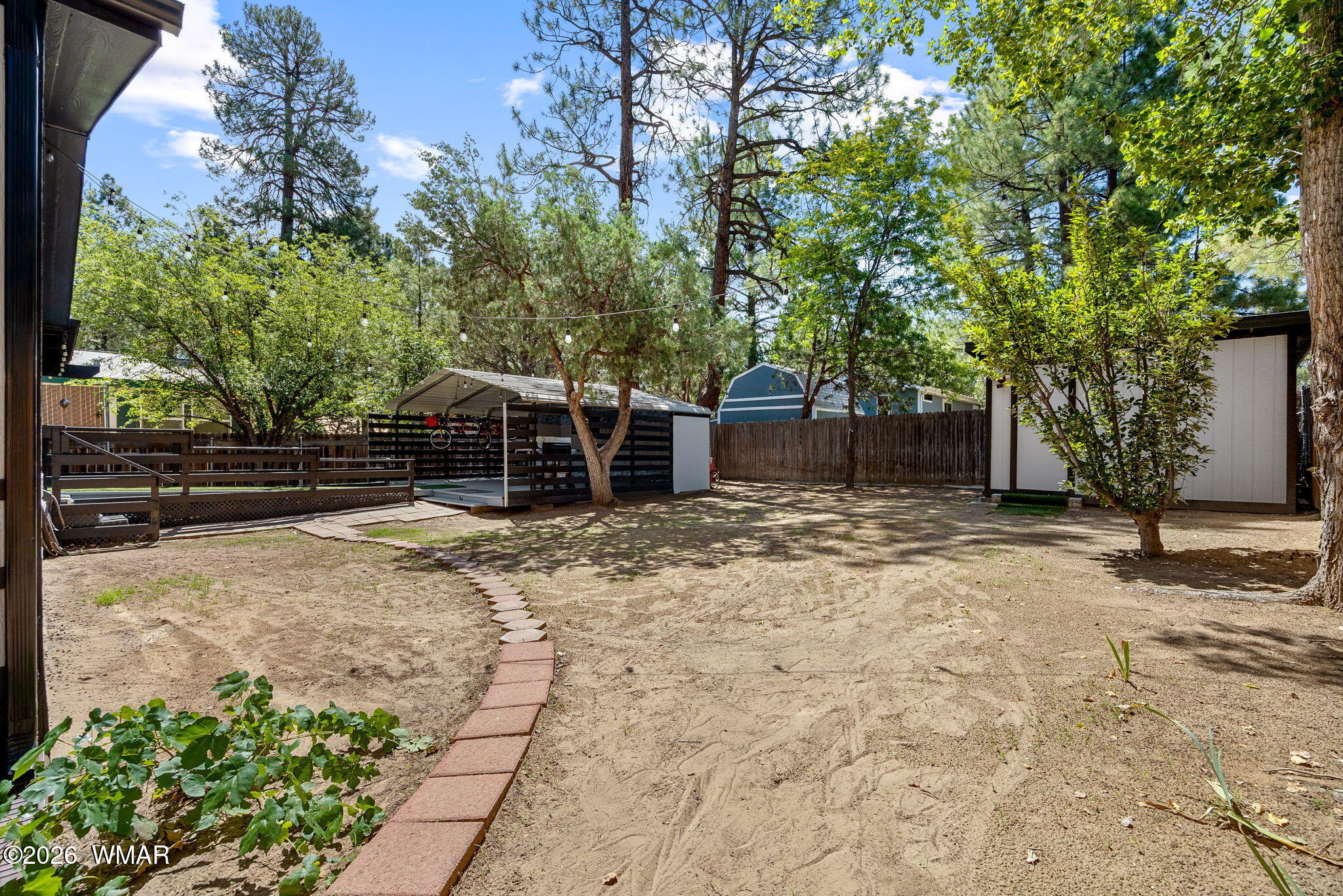2937 W Whipple