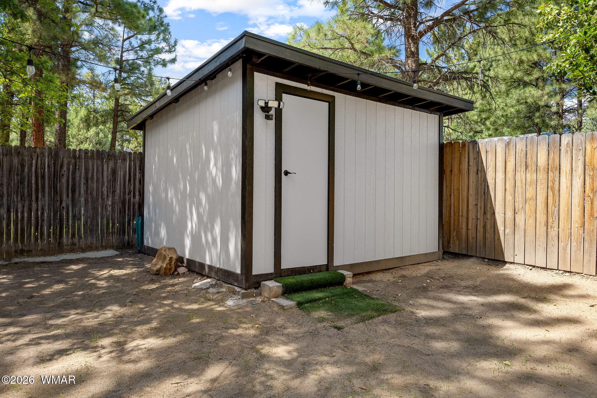 2937 W Whipple