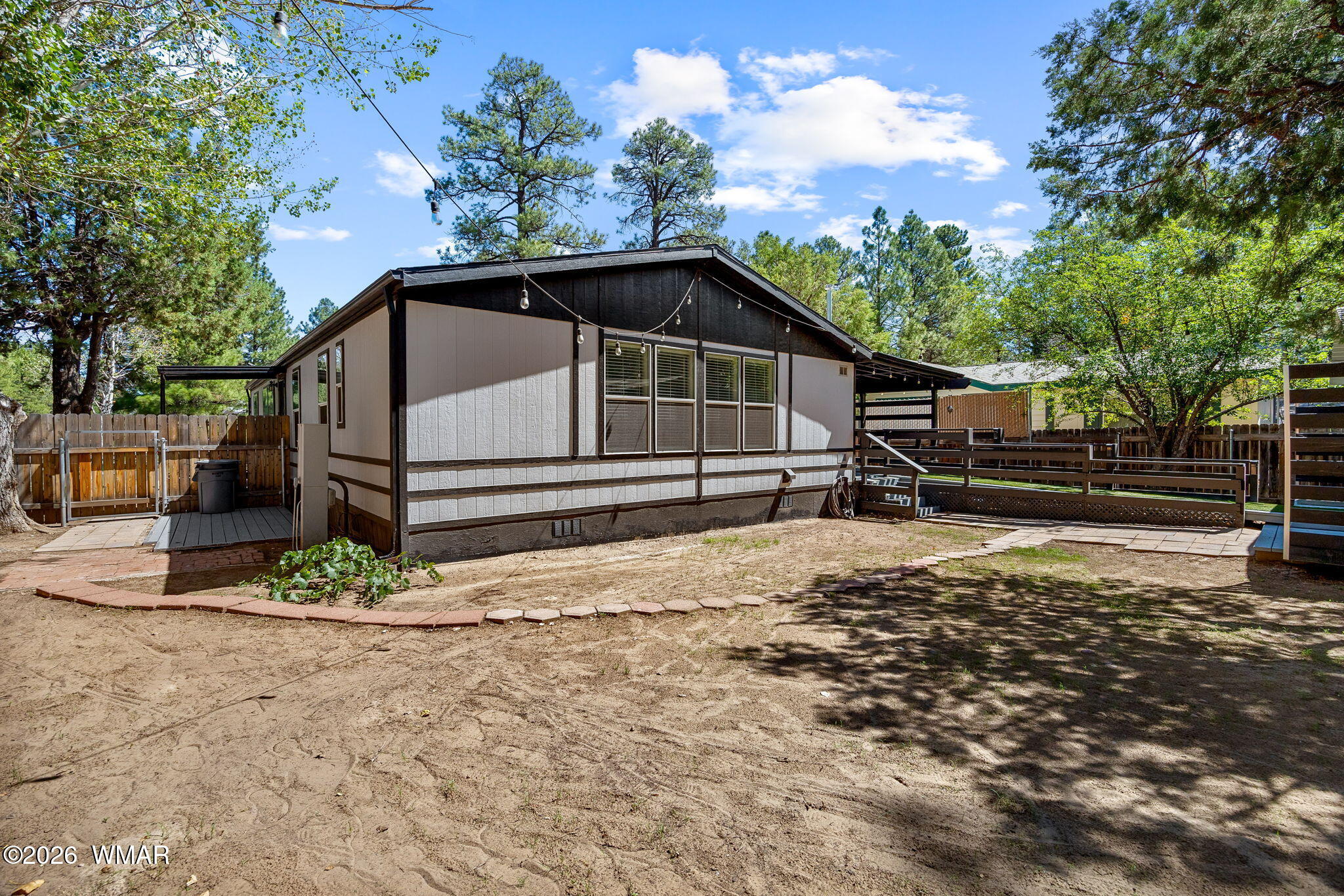 2937 W Whipple