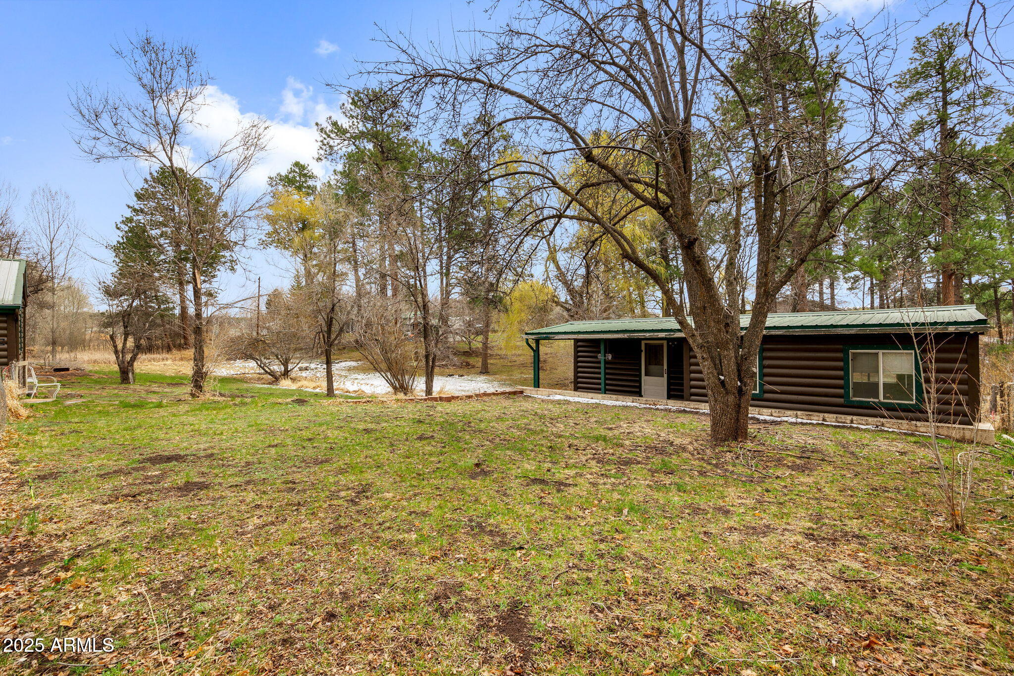 1571 E SPRUCE Lane