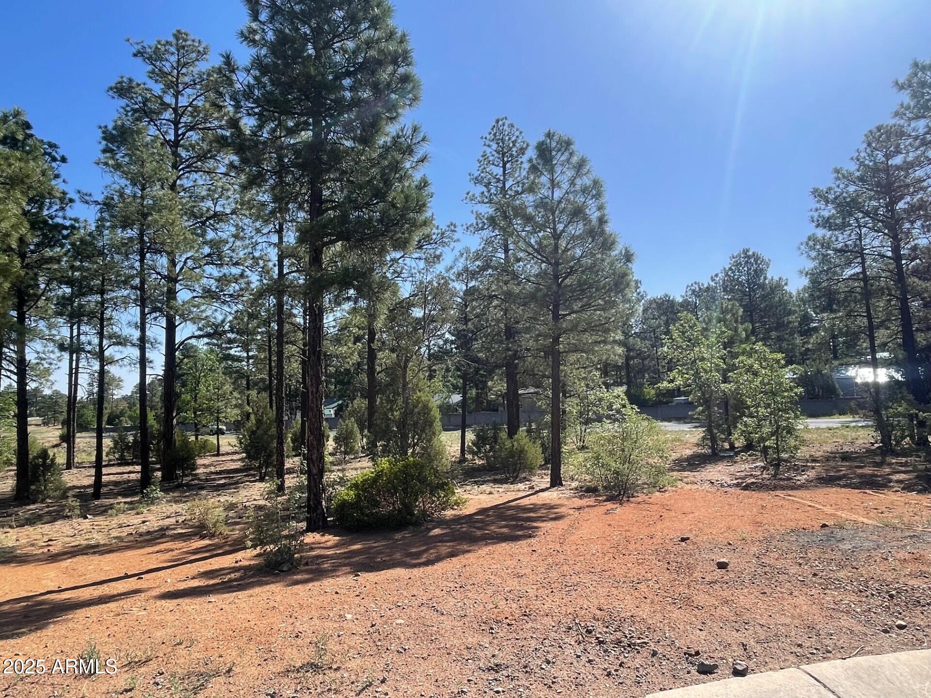 101 W PINE HAVEN Circle, 8
