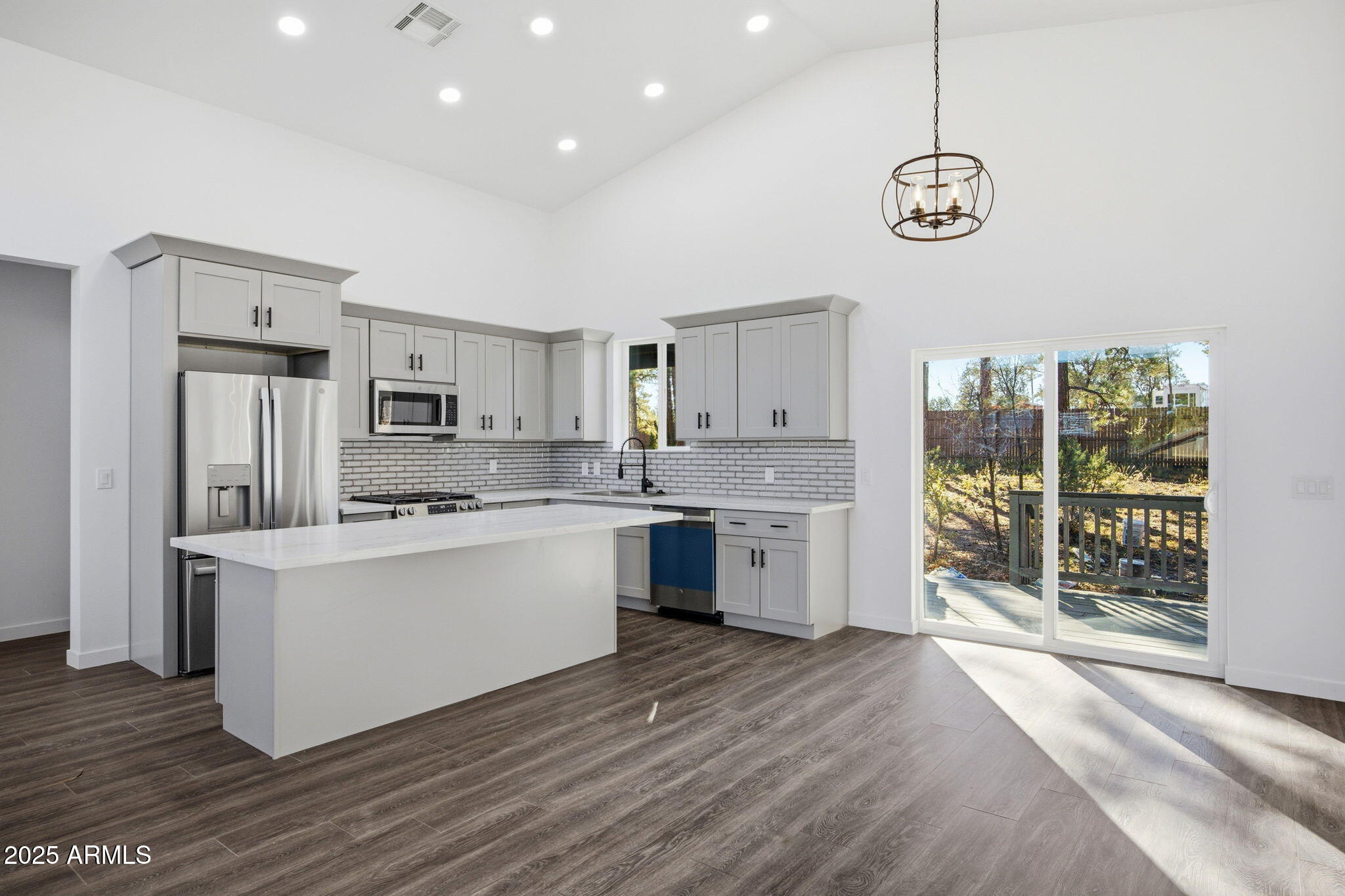 180 W PINE HAVEN Circle