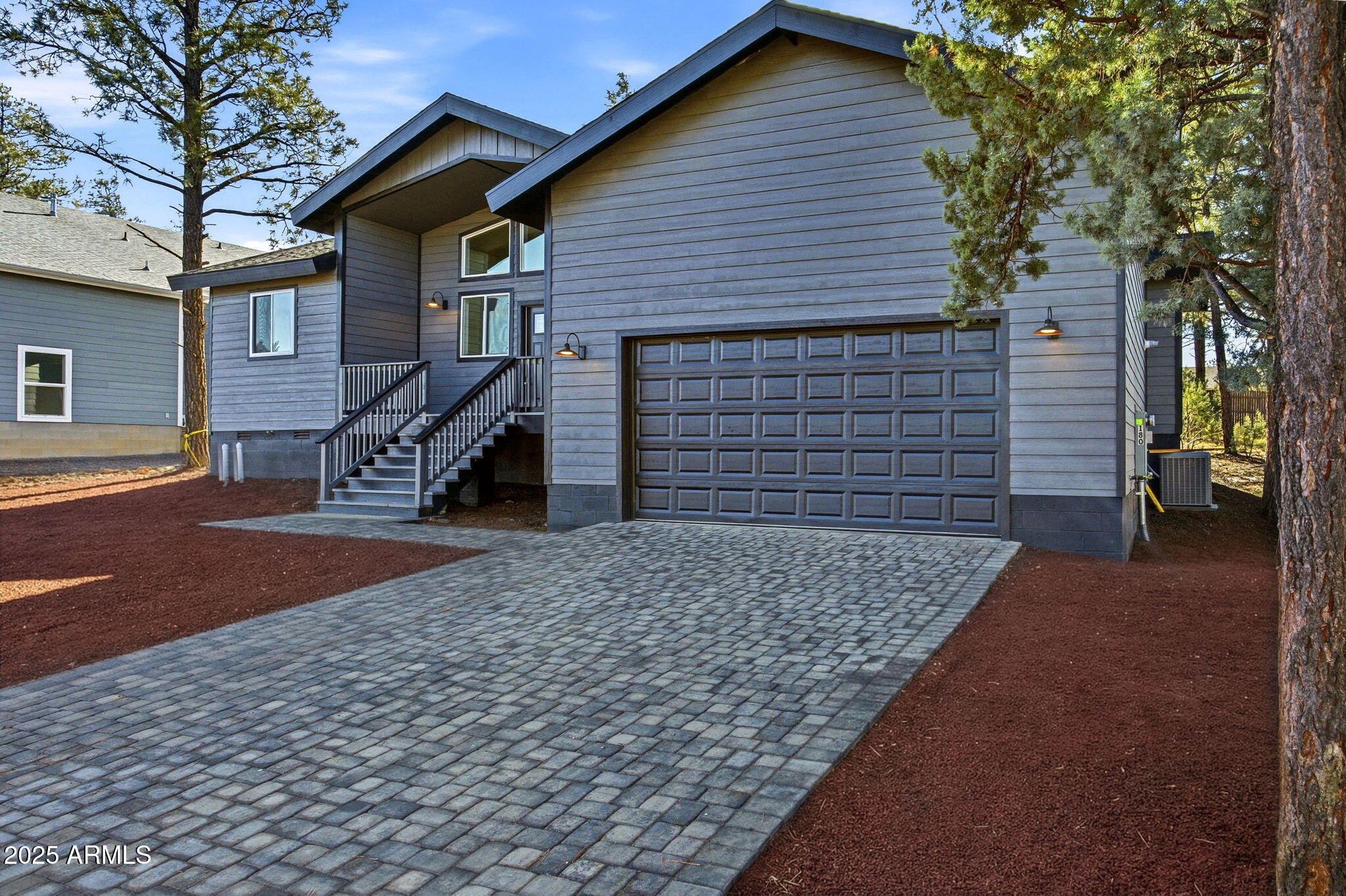 180 W PINE HAVEN Circle
