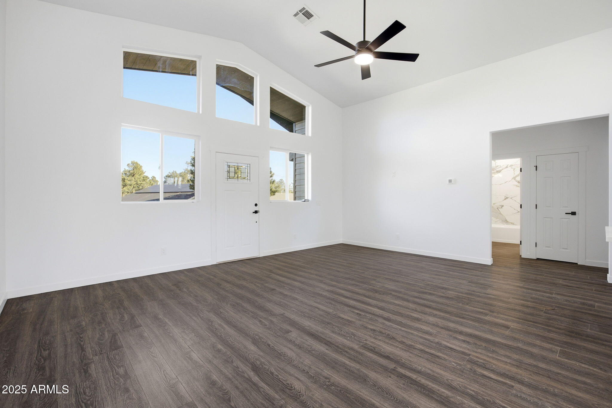 180 W PINE HAVEN Circle