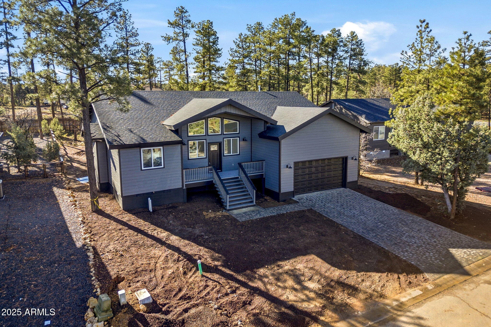 180 W PINE HAVEN Circle