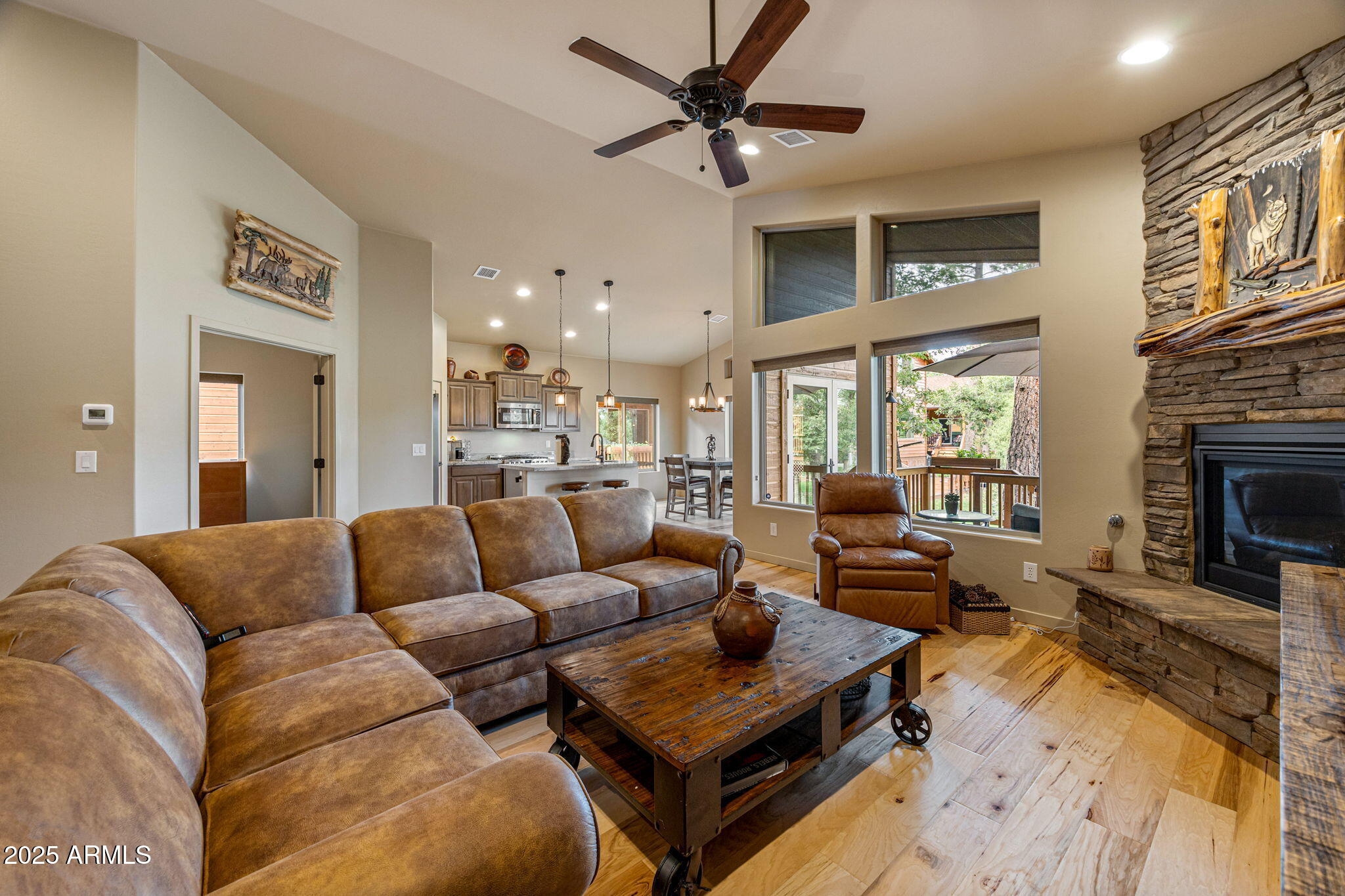 2524 W WATERS EDGE Lane
