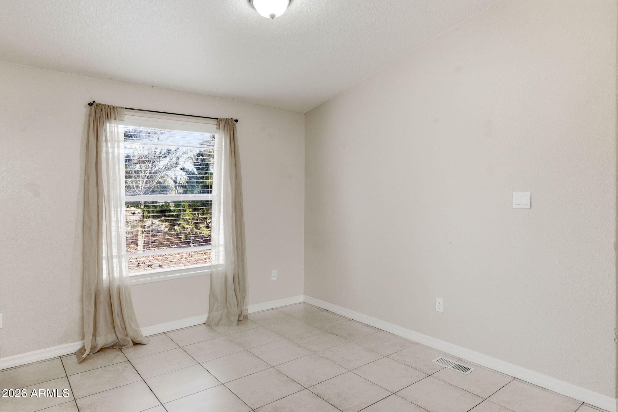 3077 W PARK PLAZA Drive