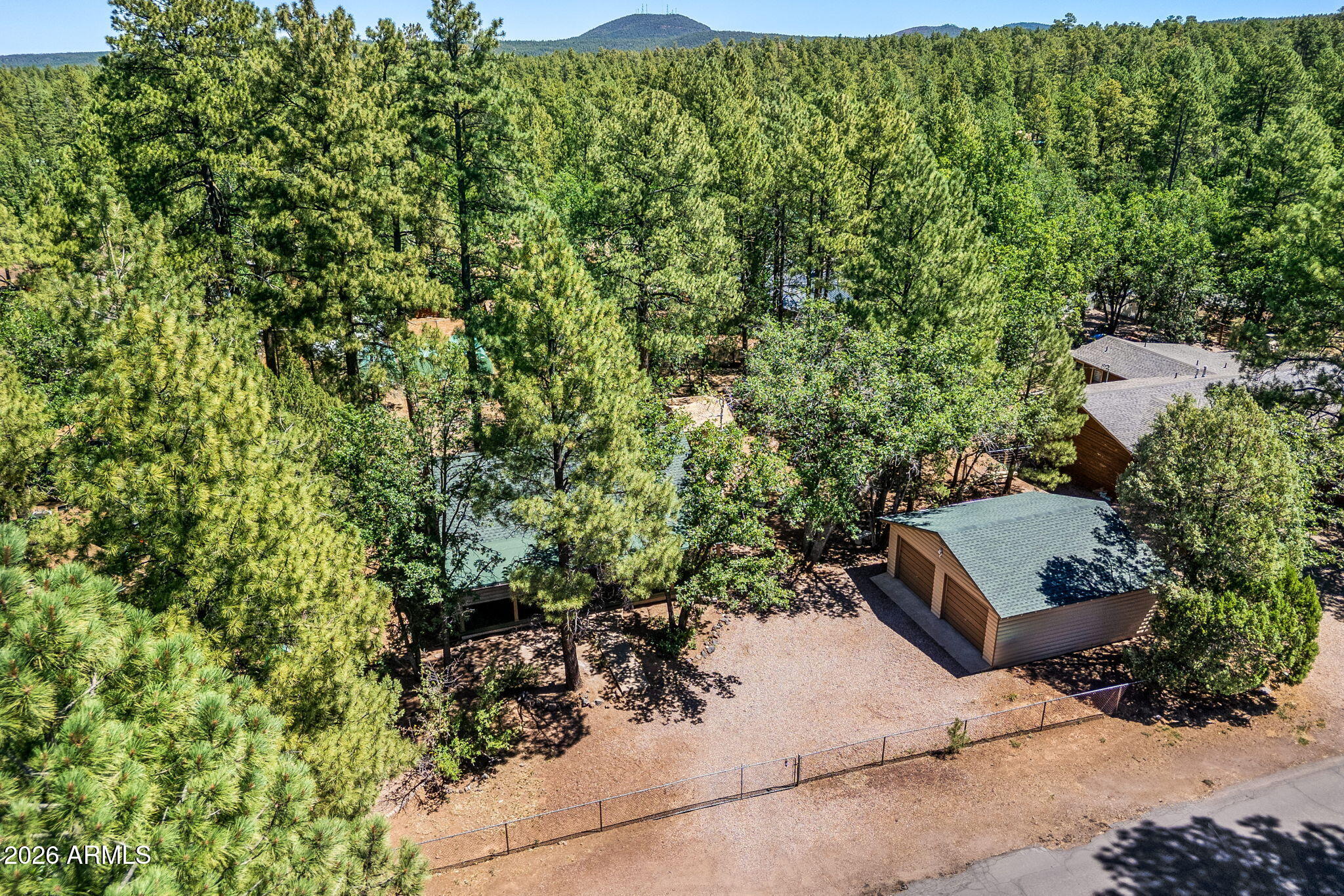 564 W MEADOW Drive