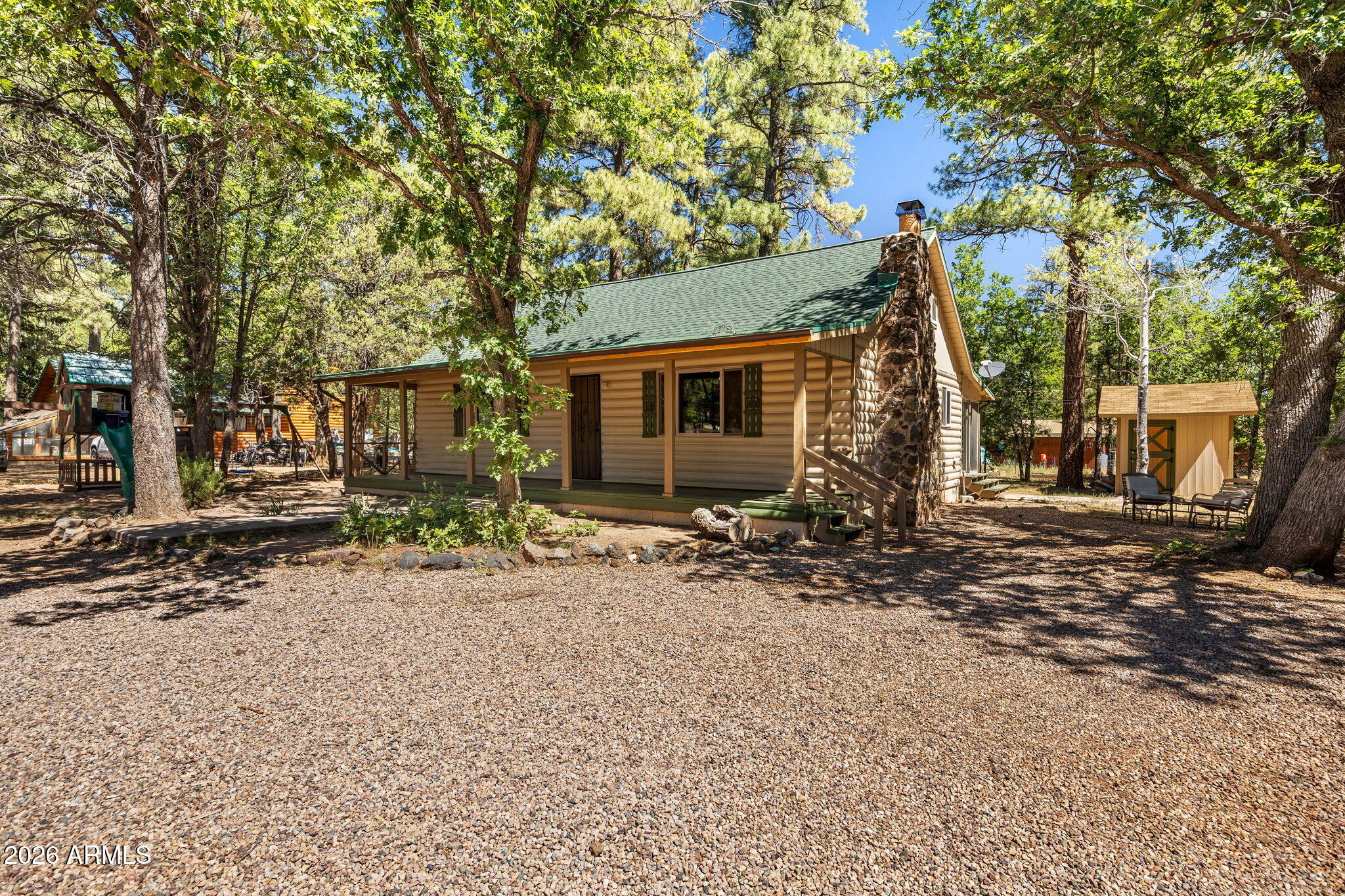564 W MEADOW Drive