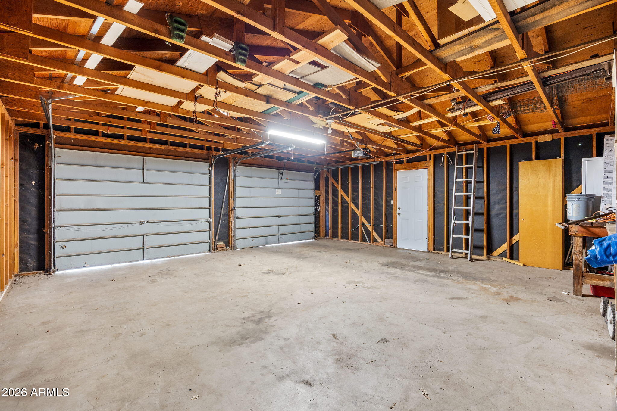 564 W MEADOW Drive