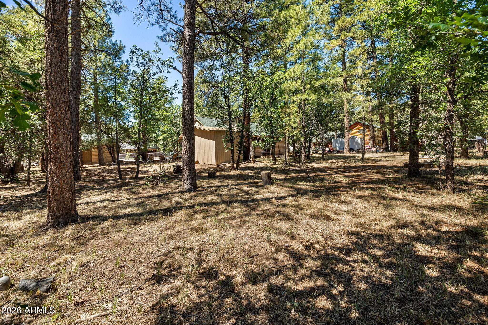 564 W MEADOW Drive