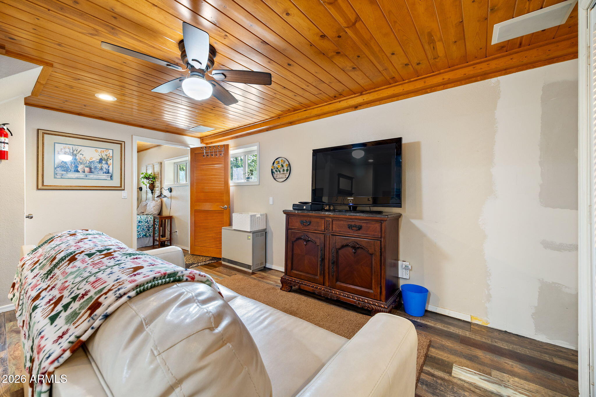 416 W ROCK Lane