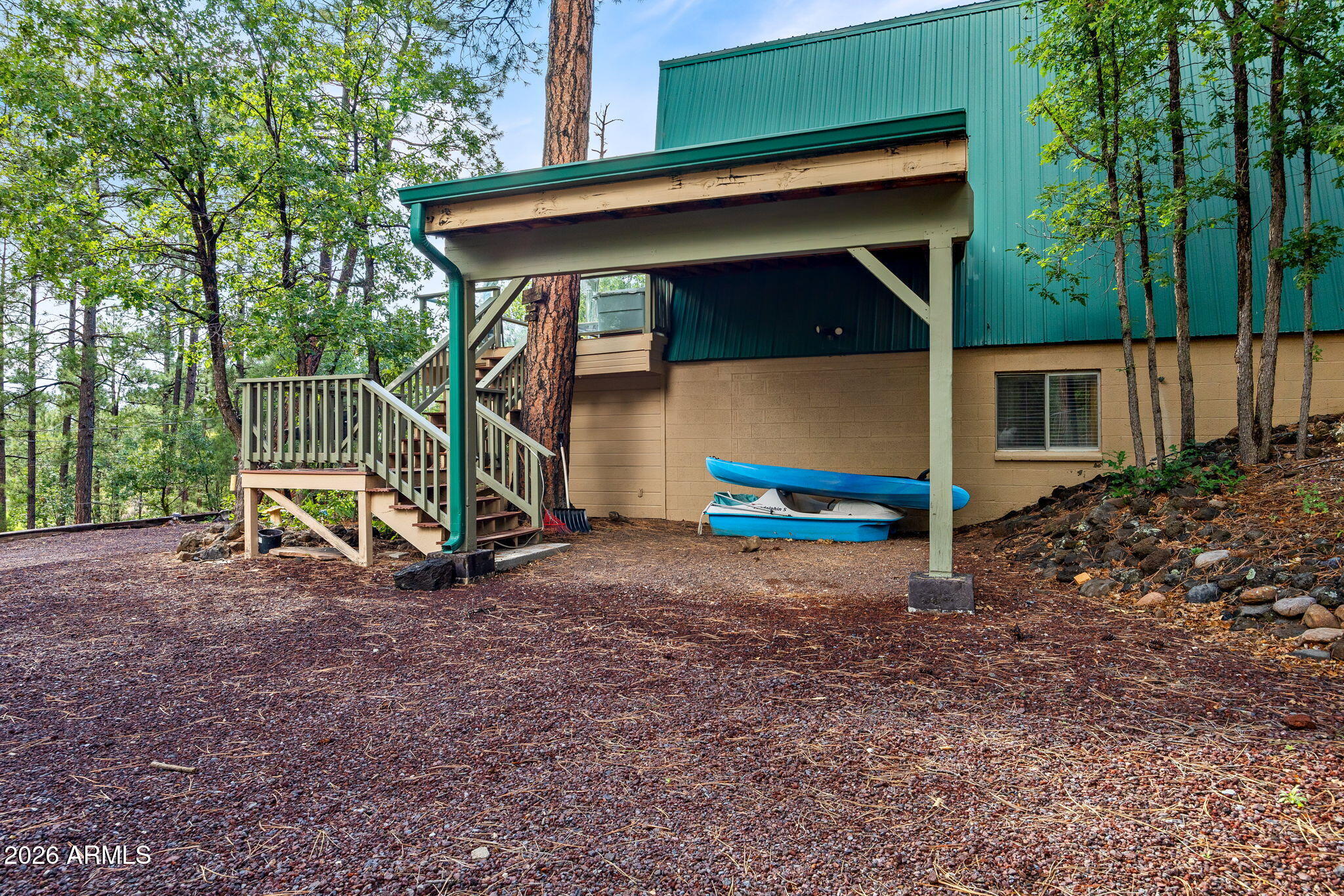 416 W ROCK Lane