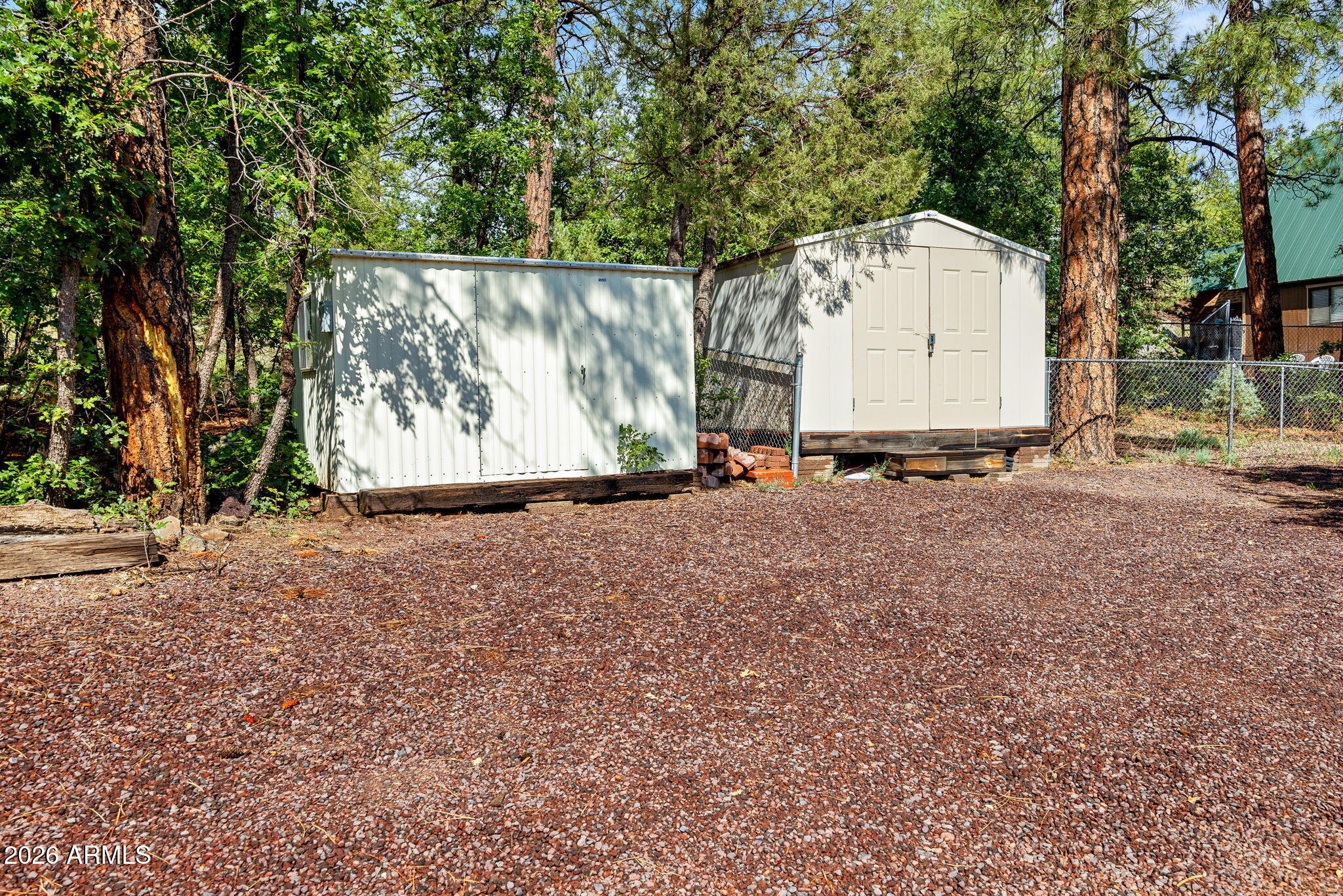 416 W ROCK Lane
