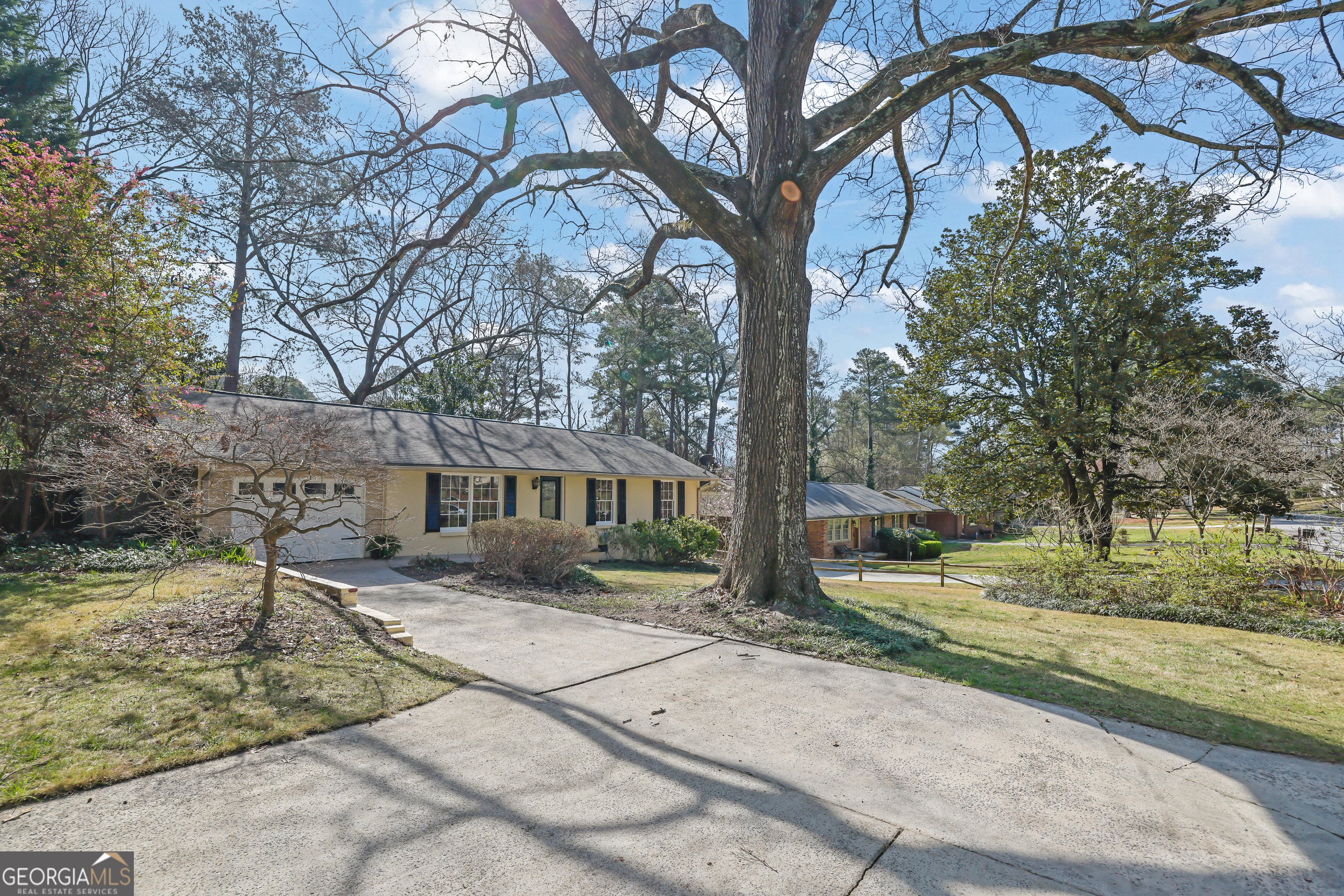 2685 Warwick Circle NE