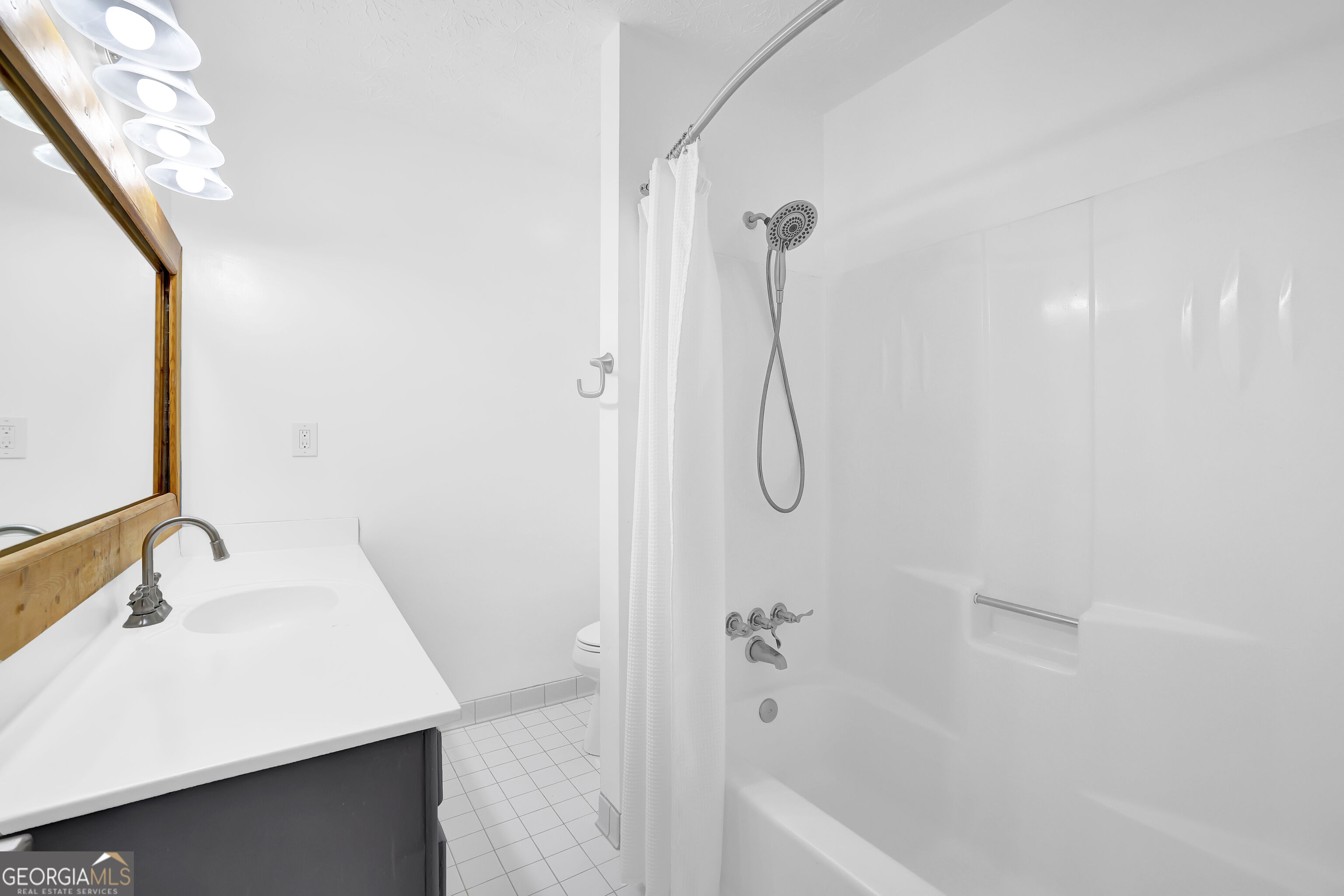 3956 Viewpoint Court