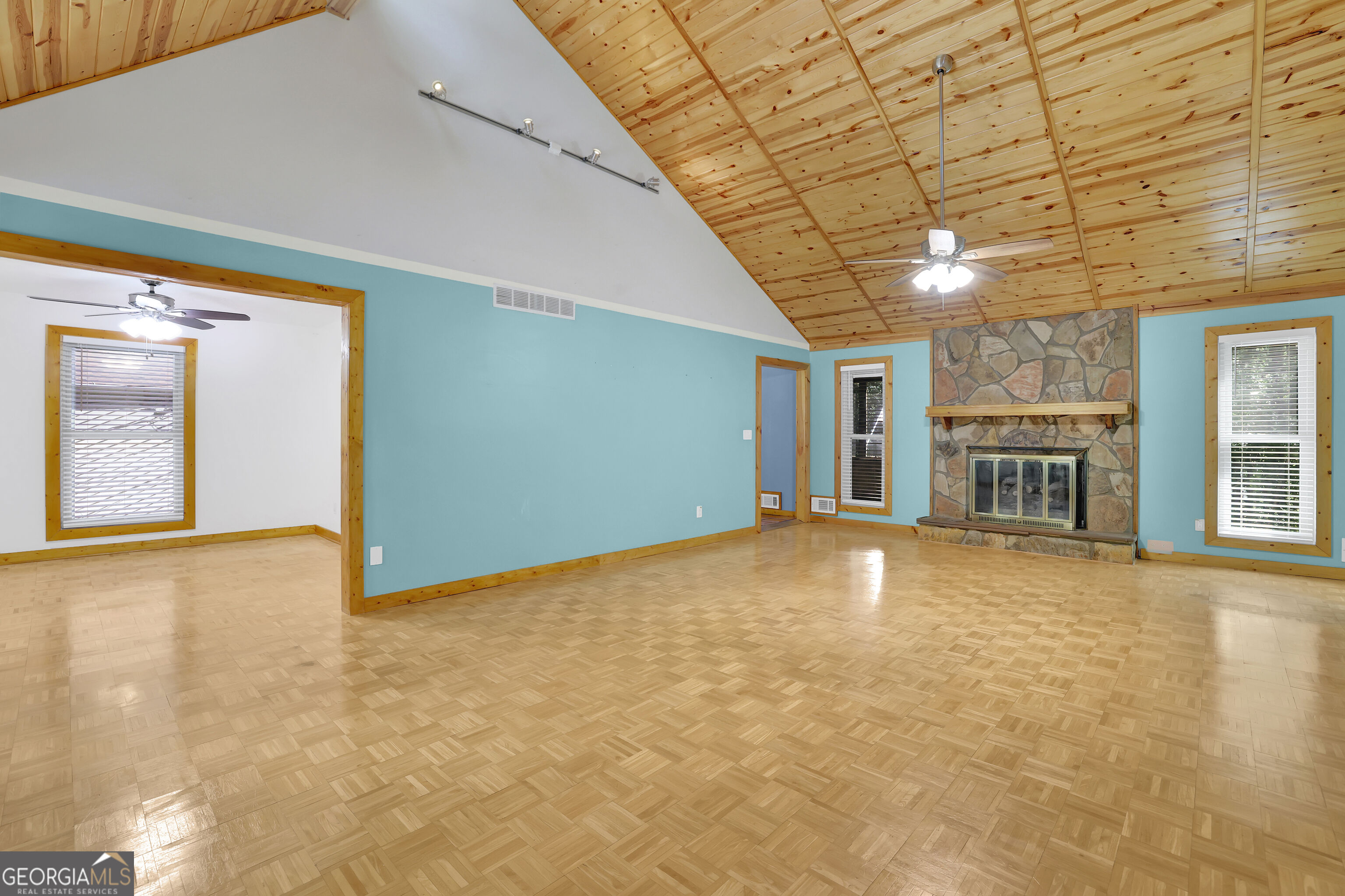3956 Viewpoint Court