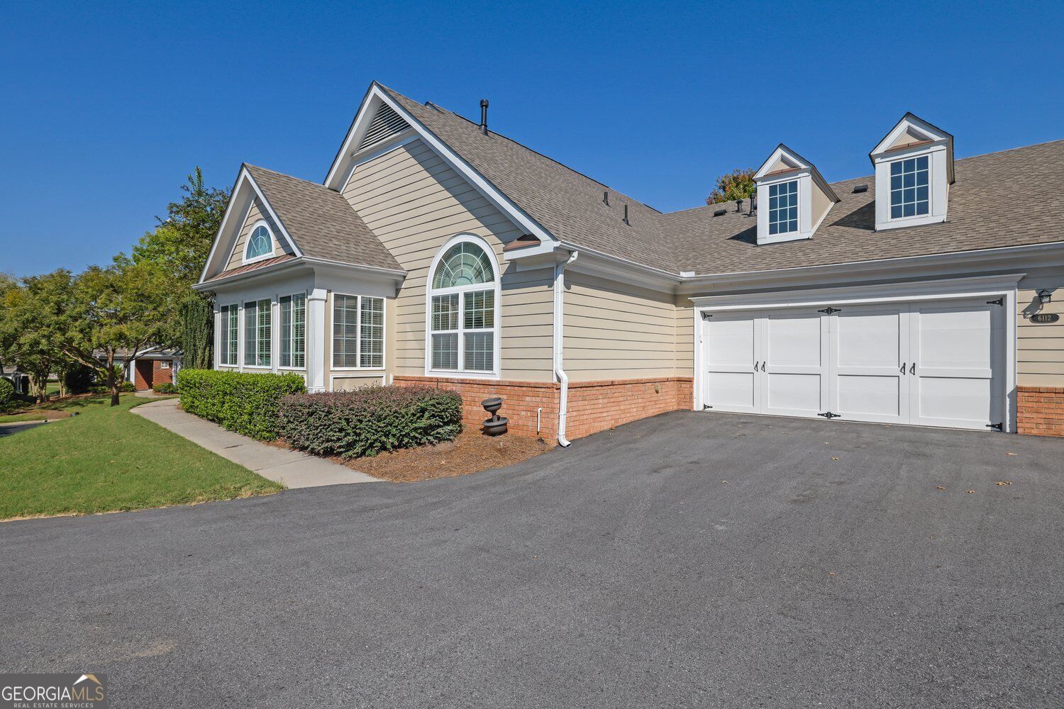6112 Menlow Court