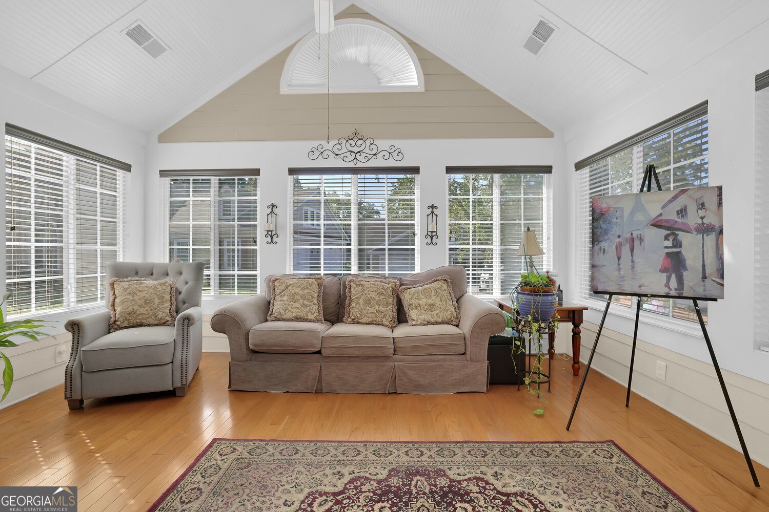 6112 Menlow Court