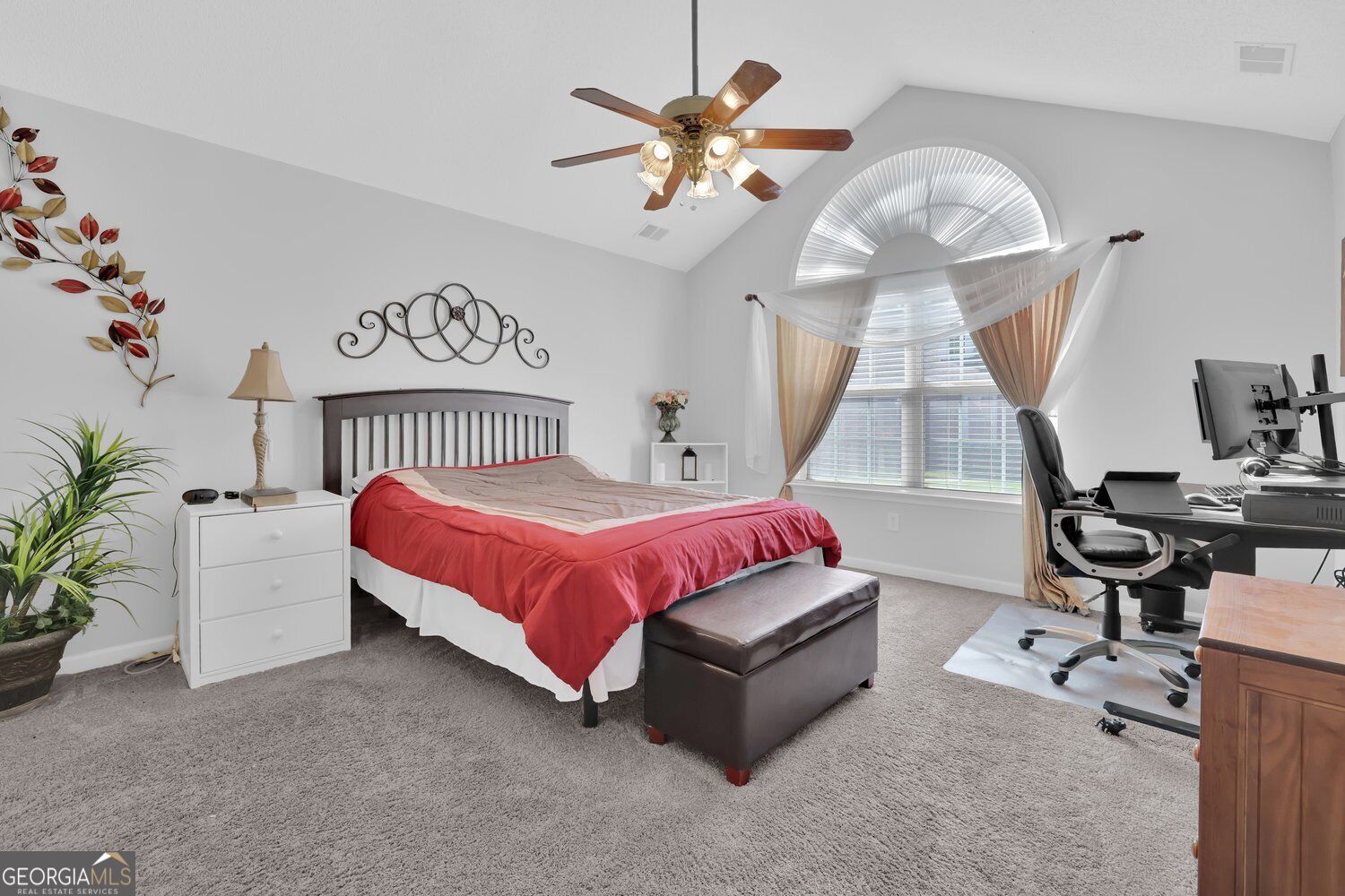 6112 Menlow Court