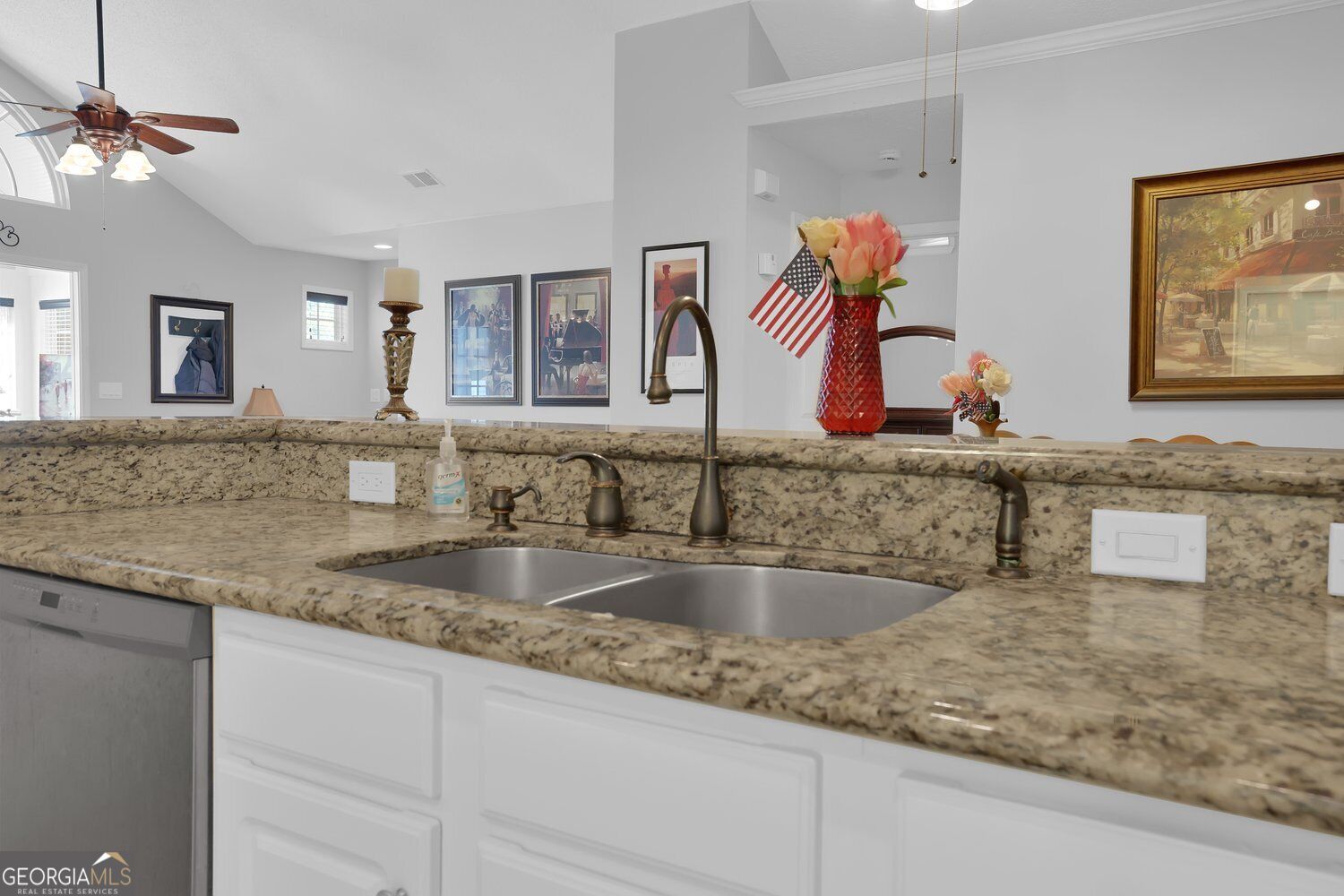 6112 Menlow Court