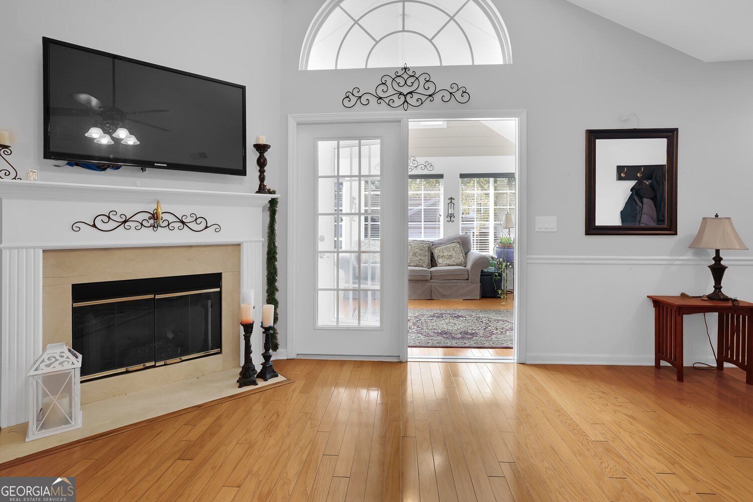 6112 Menlow Court