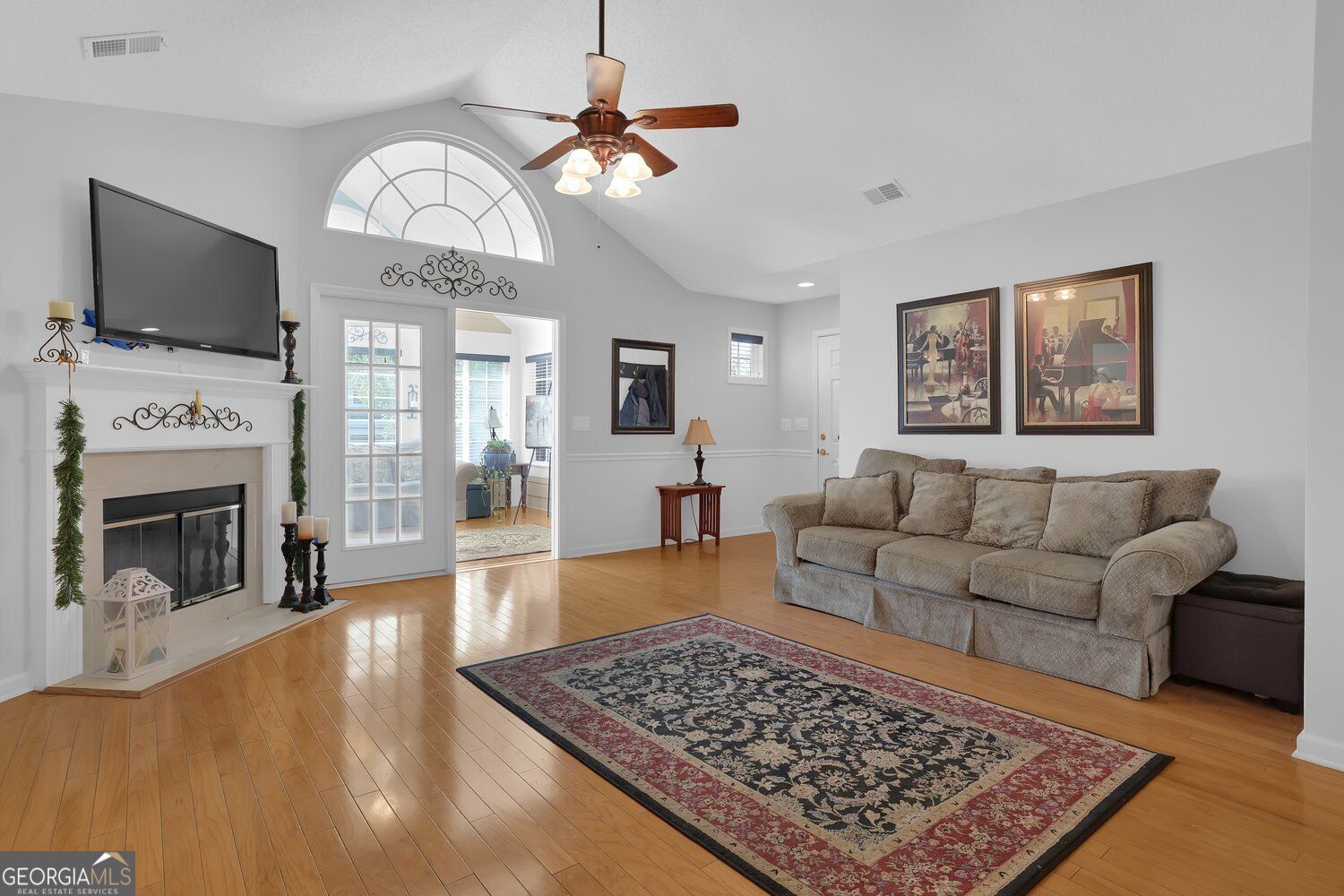 6112 Menlow Court