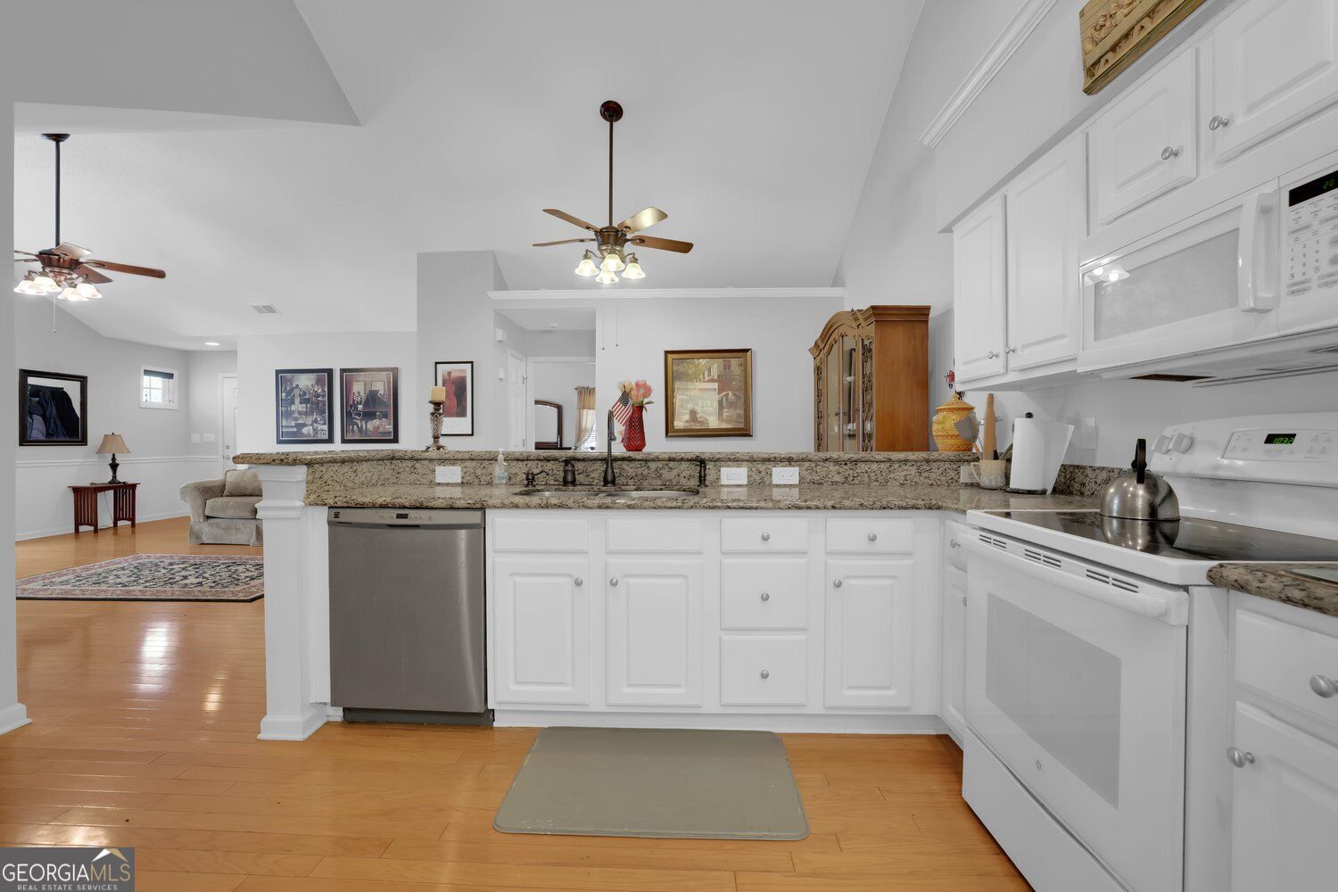 6112 Menlow Court