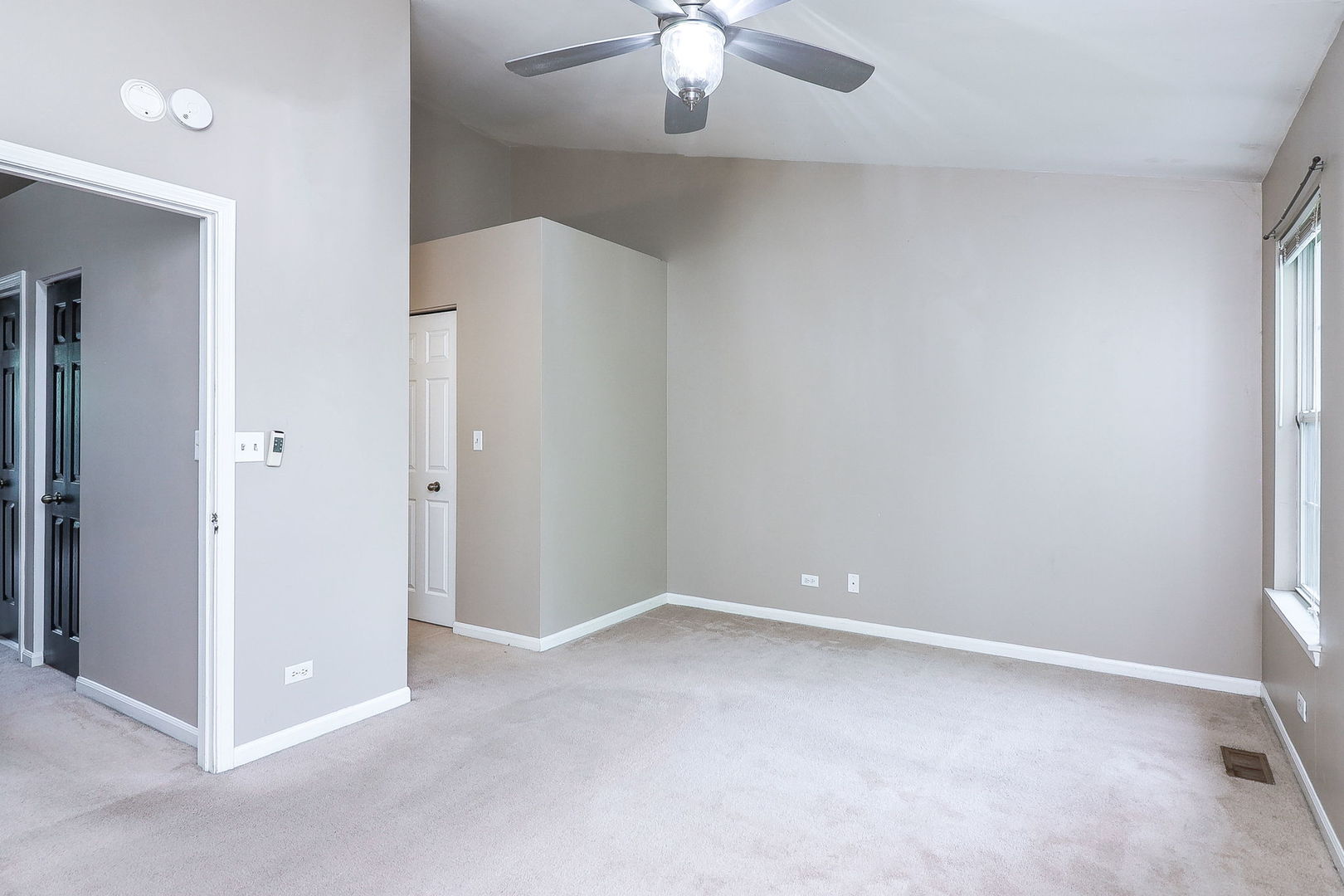 1102 CAMDEN Court Unit: 0