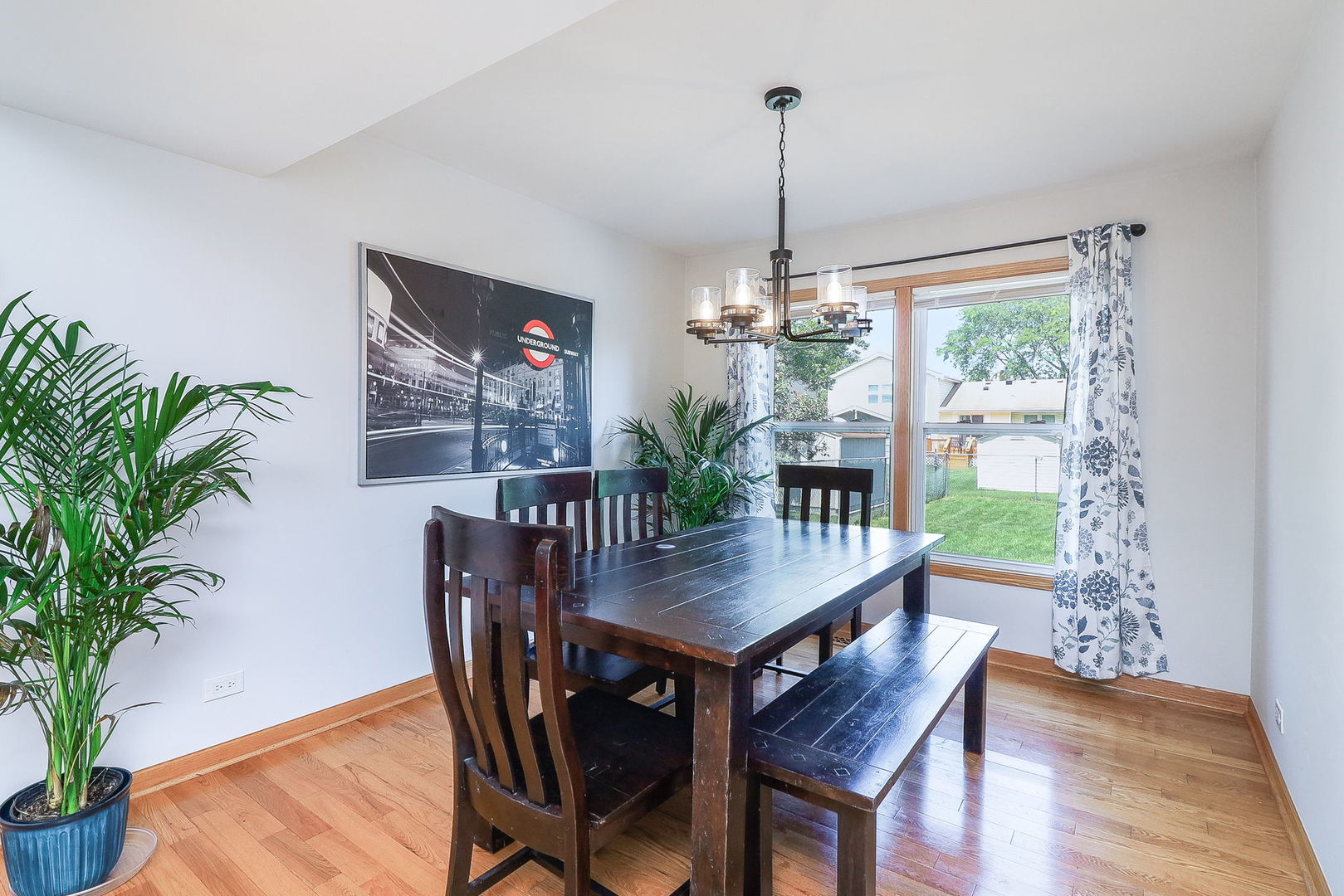 1810 Hawk Lane