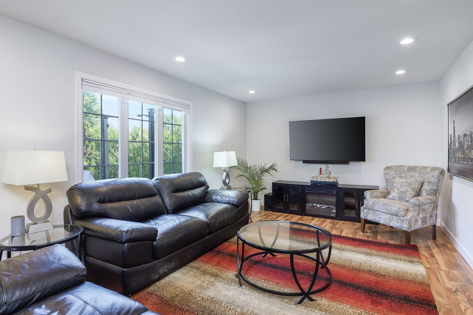 1810 Hawk Lane
