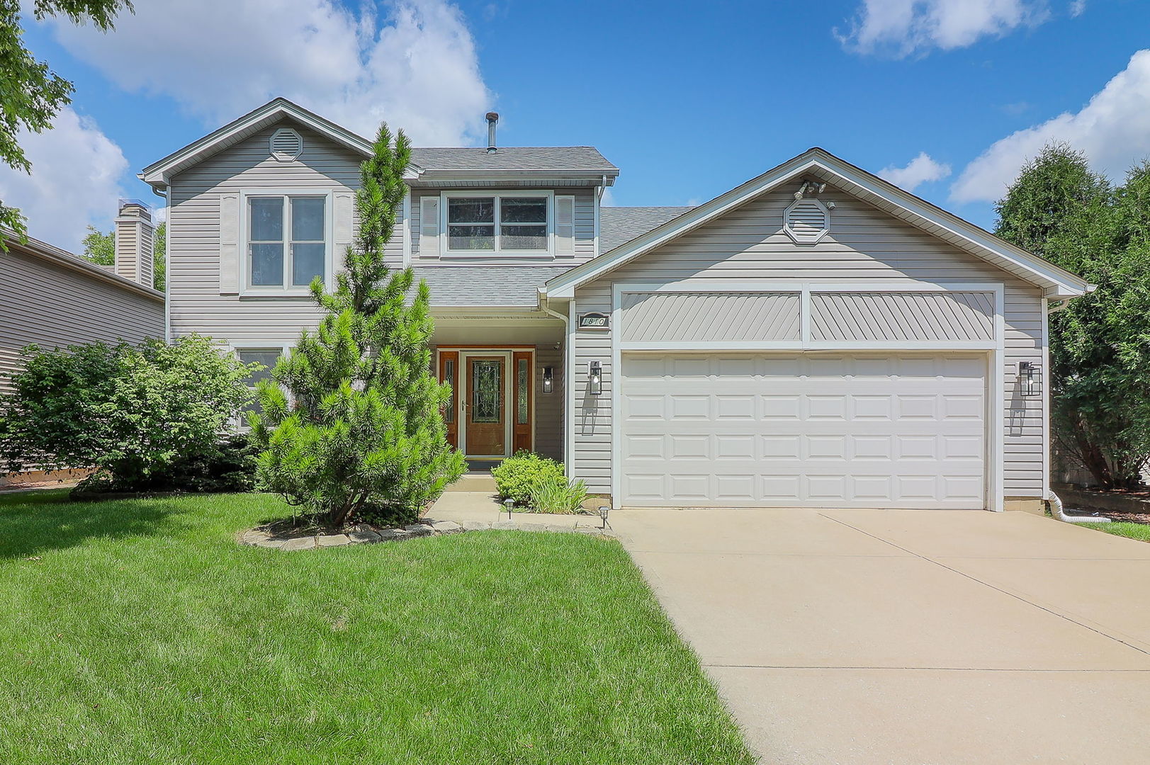 1810 Hawk Lane