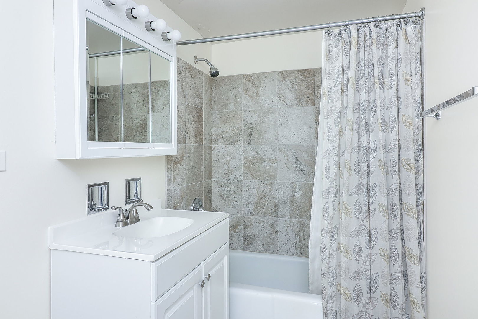 100 W PARK CIRCLE Drive Unit: 1H