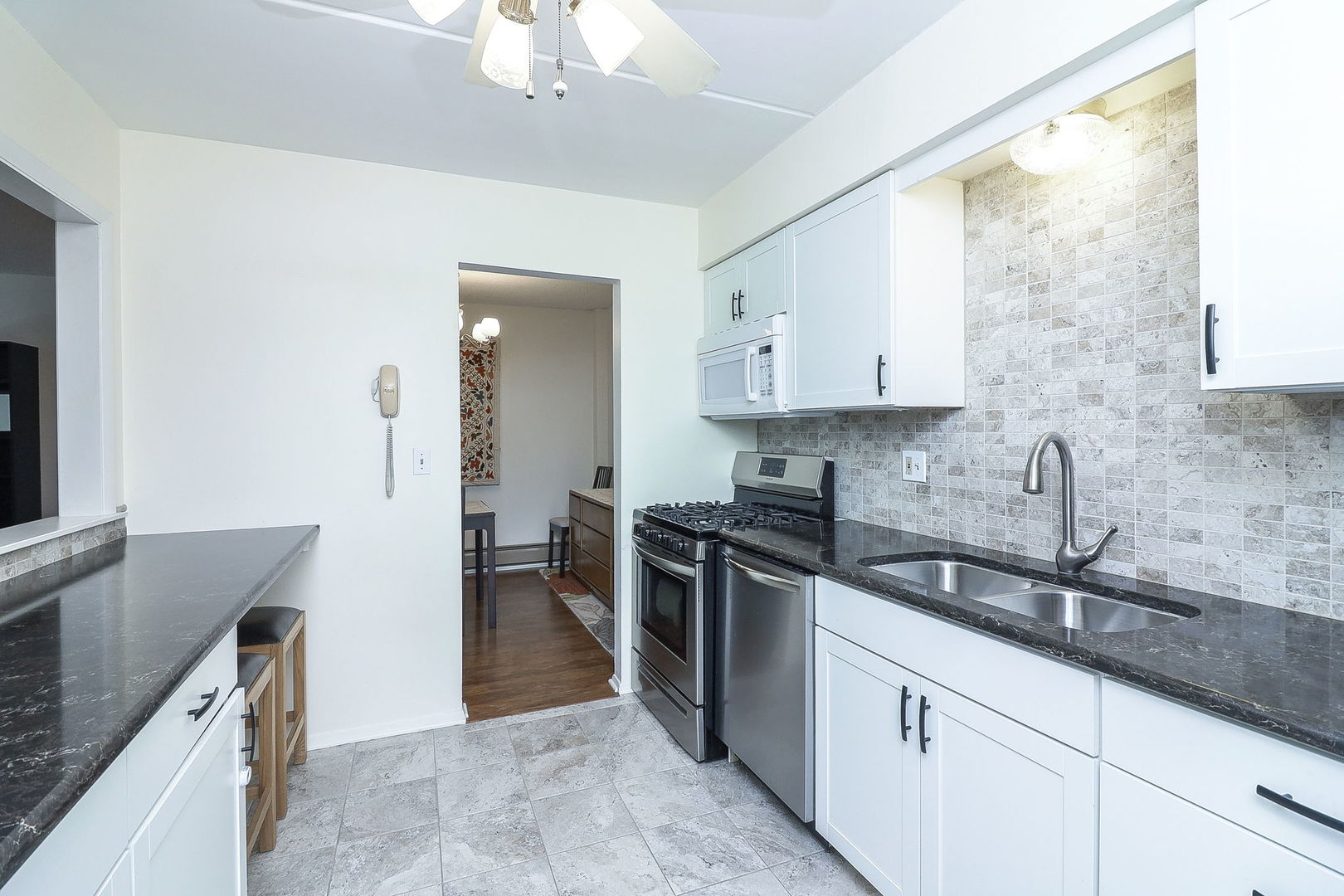 100 W PARK CIRCLE Drive Unit: 1H