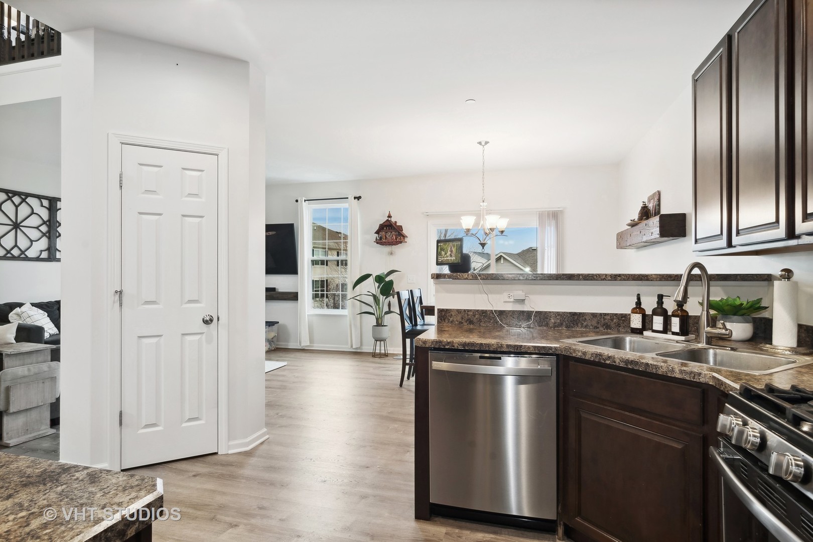 9832 Cummings Street