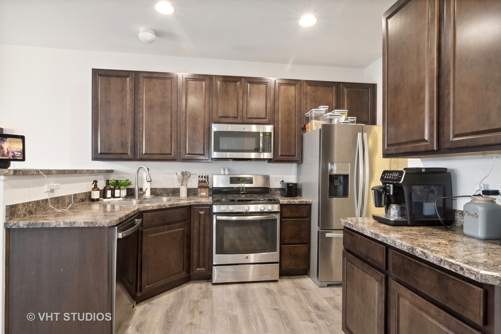 9832 Cummings Street