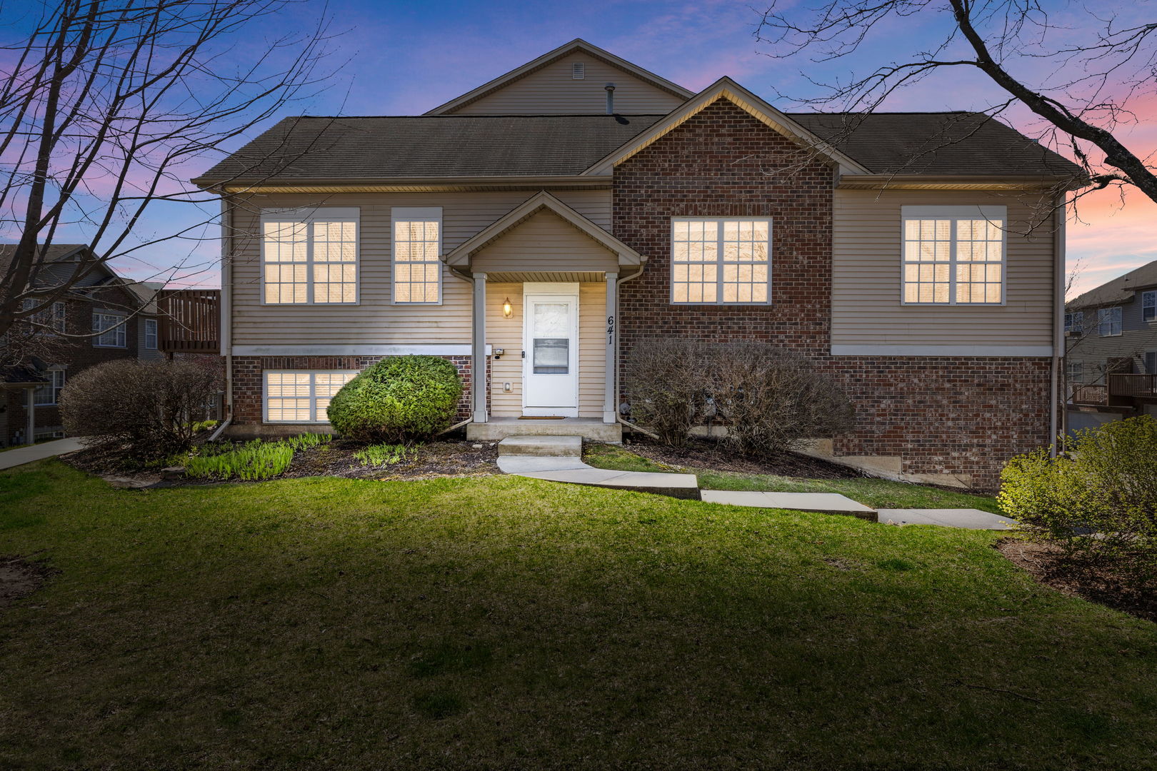 641 E Willow Street E