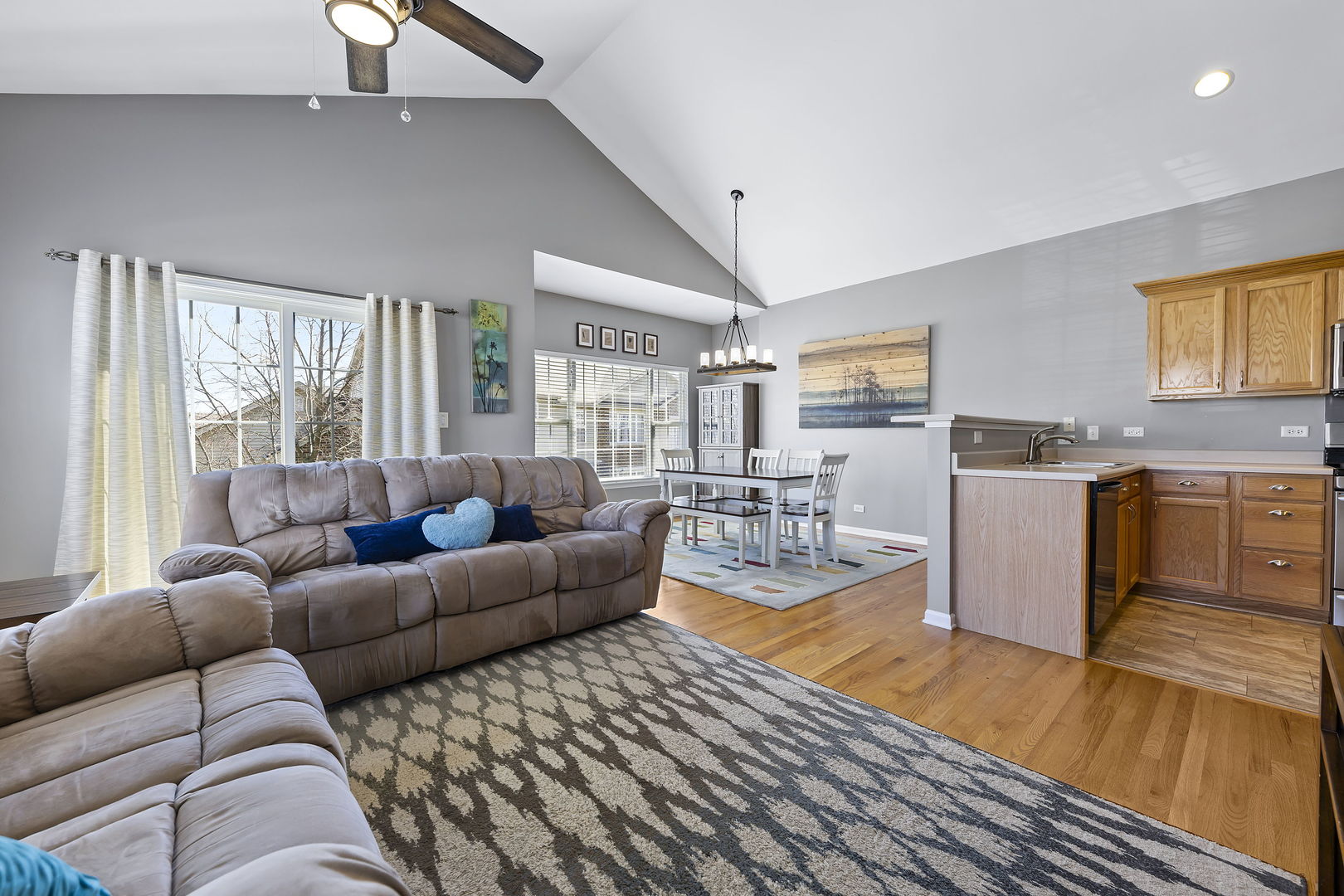 641 E Willow Street E