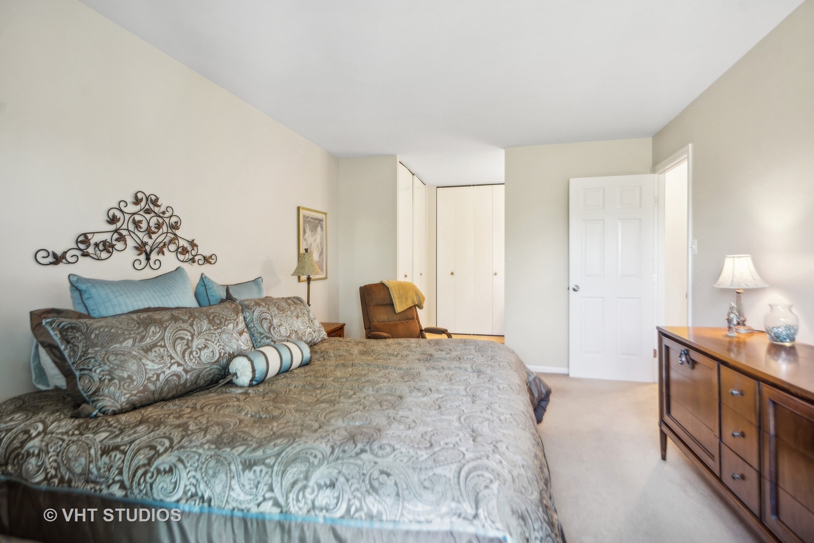 4224 Saratoga Avenue Unit: 304