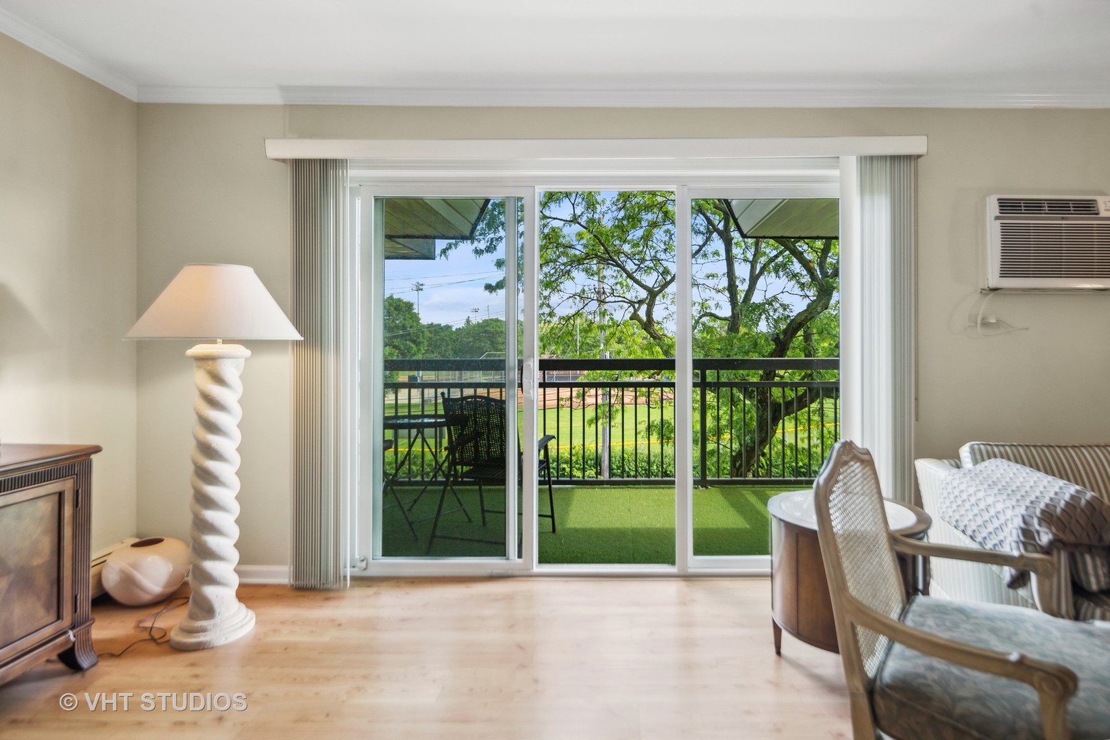 4224 Saratoga Avenue Unit: 304
