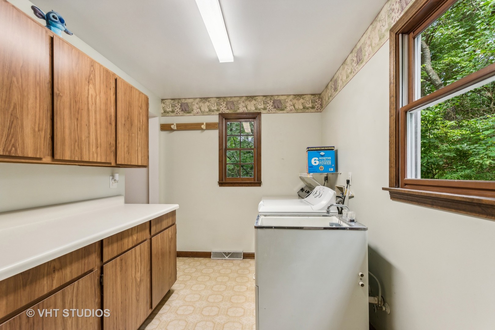 620 S Van Buren Street