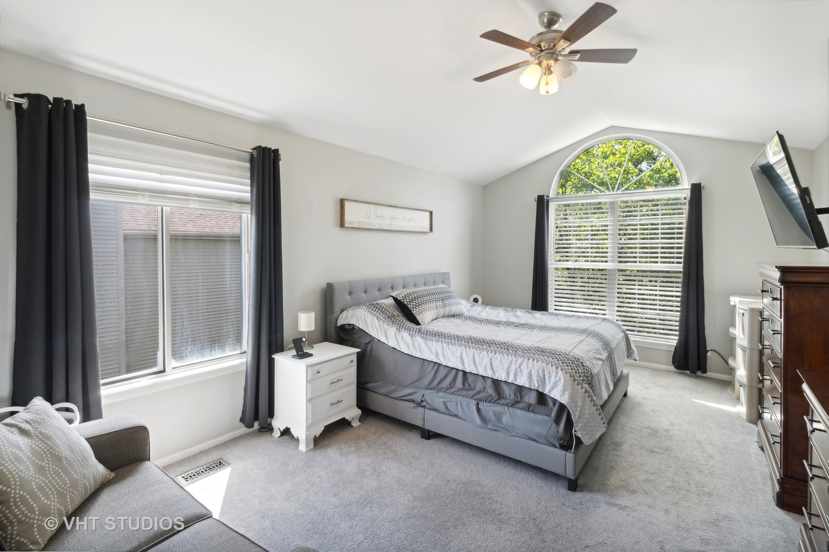 123 W Harbor Drive