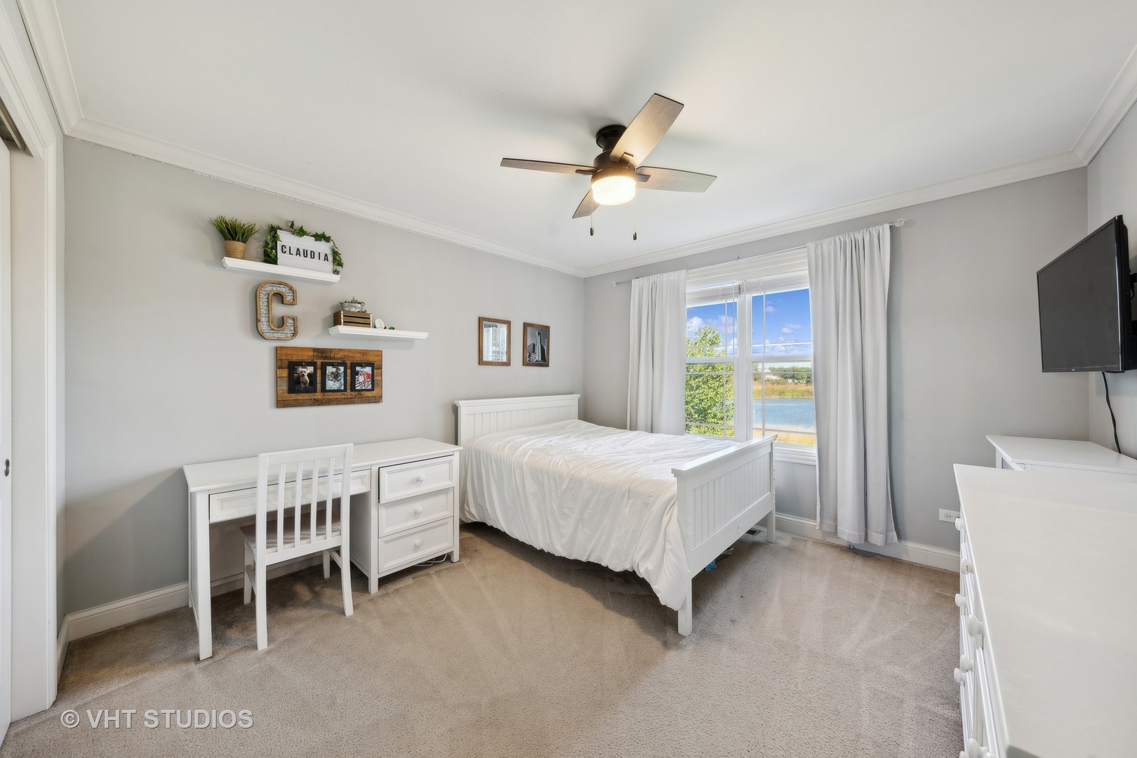 1545 FAIRFIELD Drive