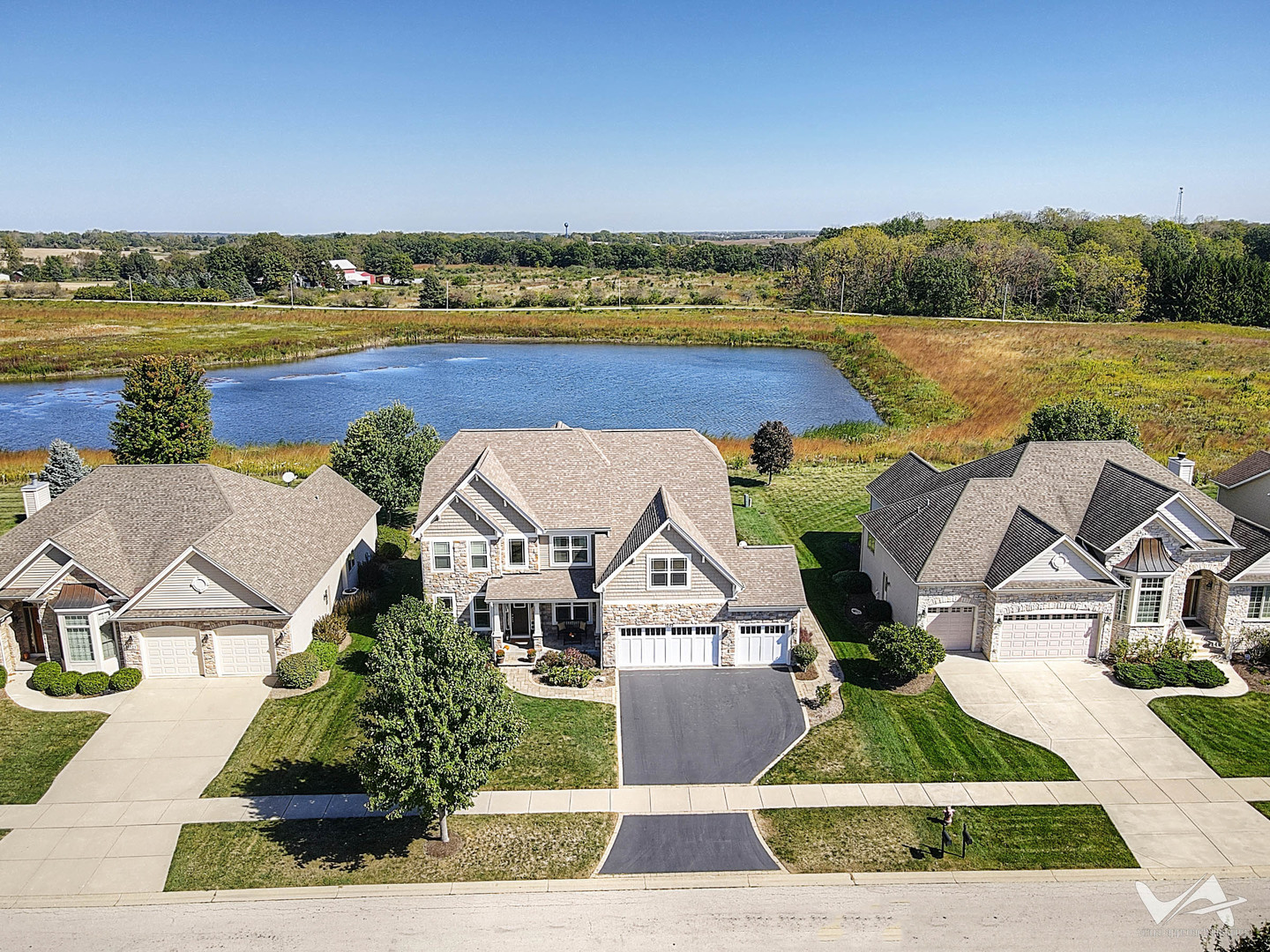 1545 FAIRFIELD Drive