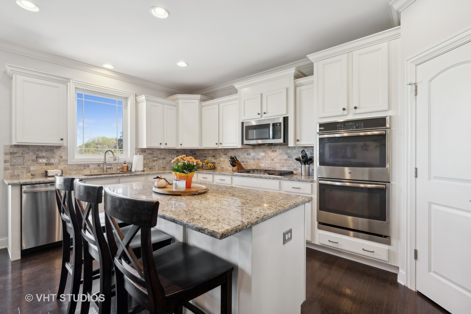 1545 FAIRFIELD Drive