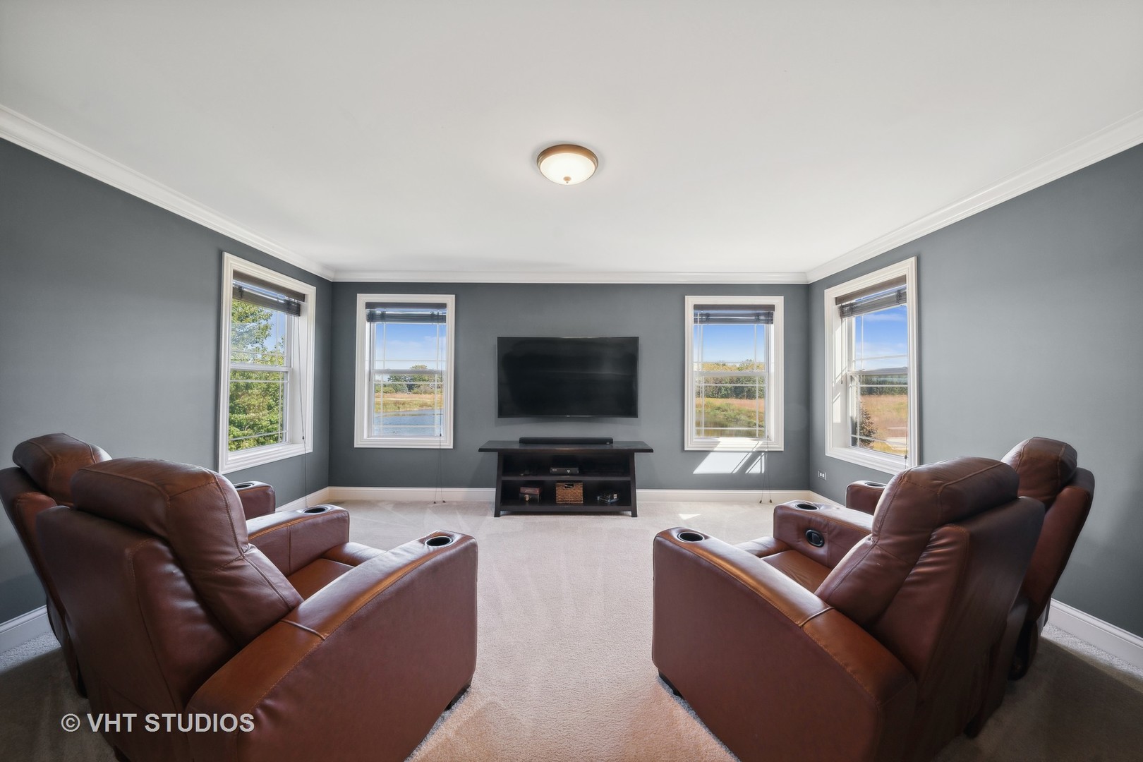 1545 FAIRFIELD Drive