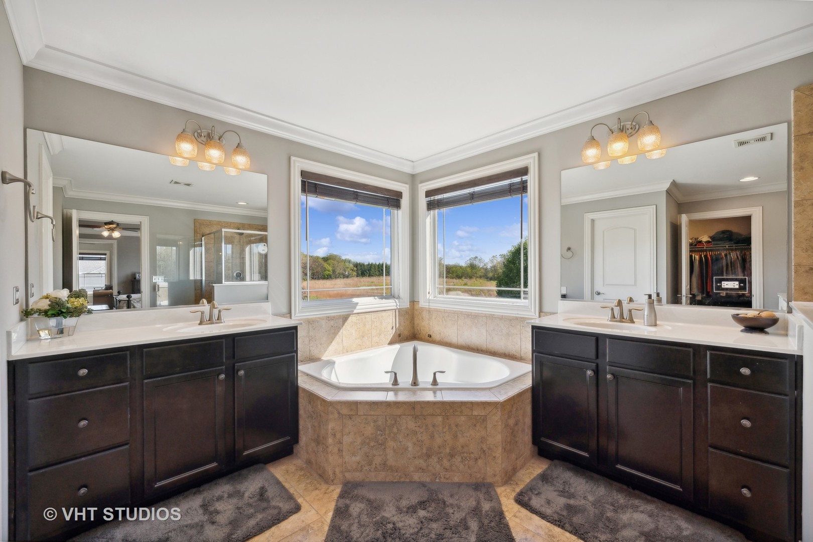 1545 FAIRFIELD Drive