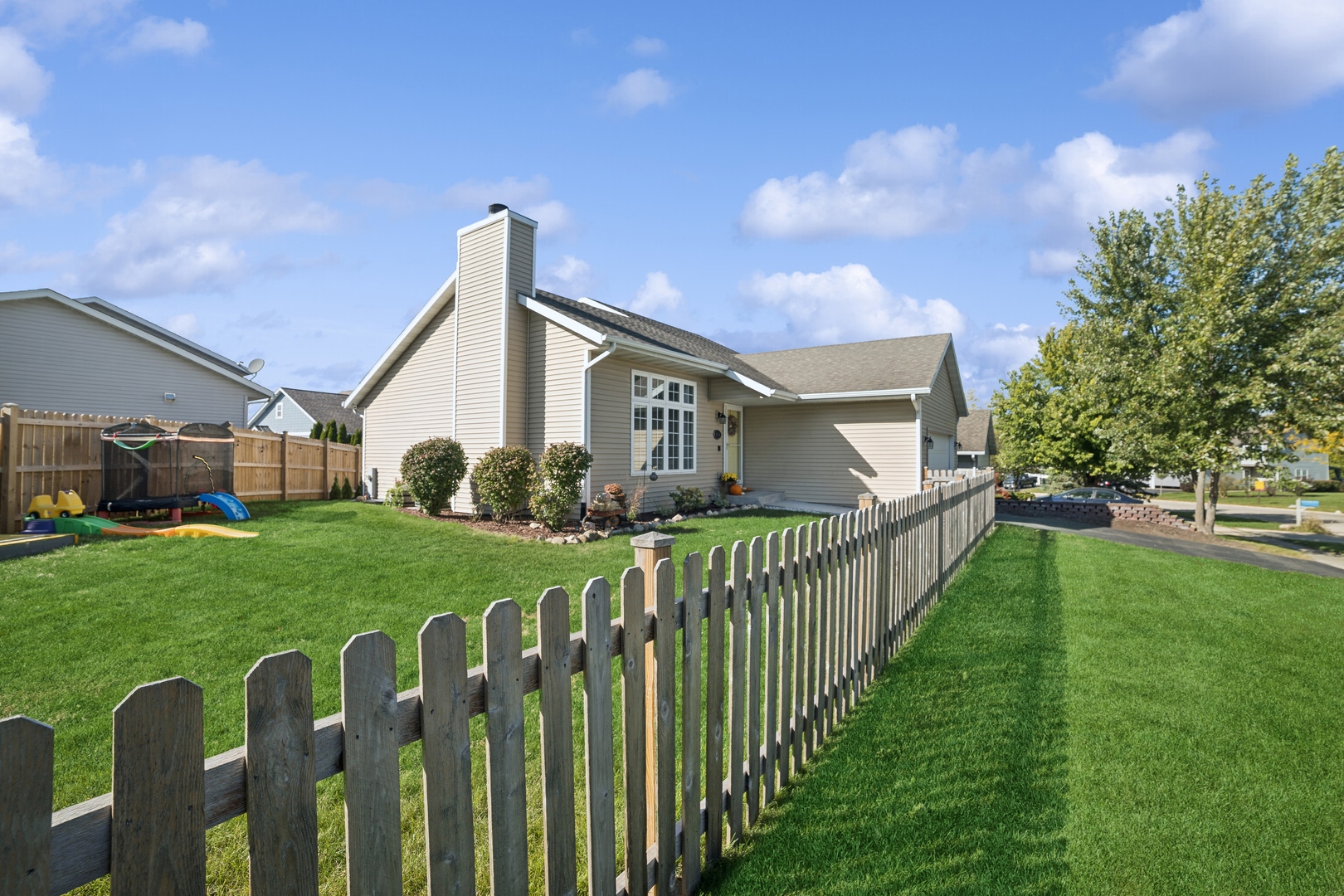 814 S Oak Creek Drive
