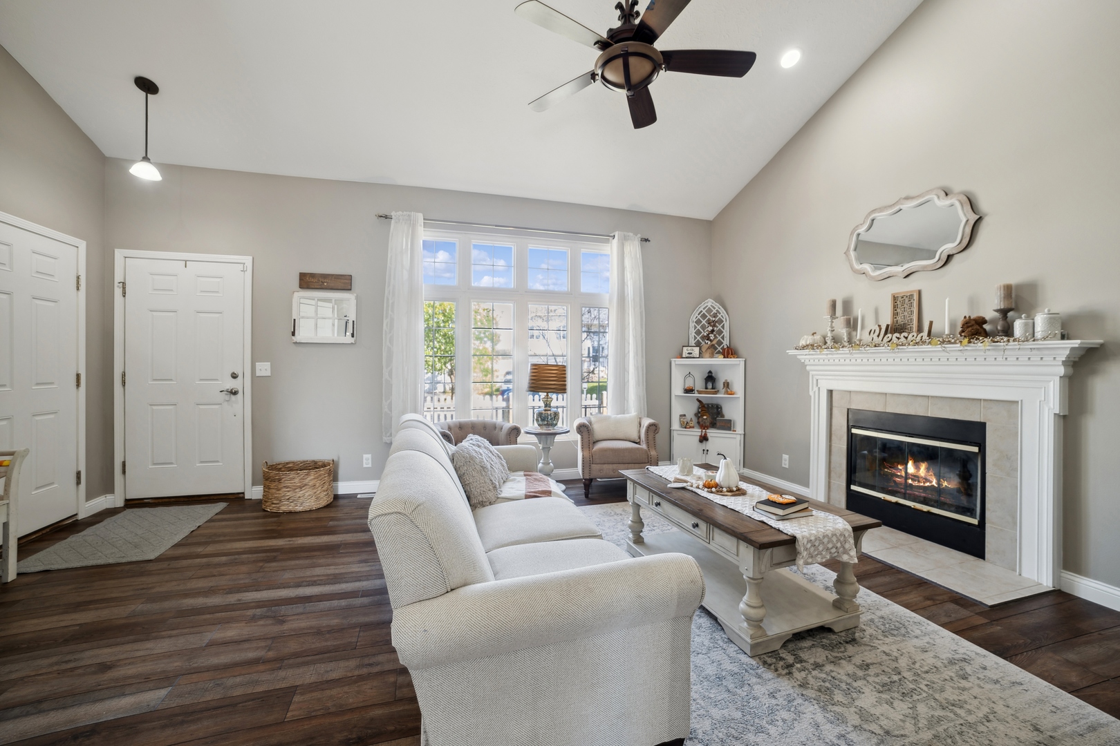 814 S Oak Creek Drive