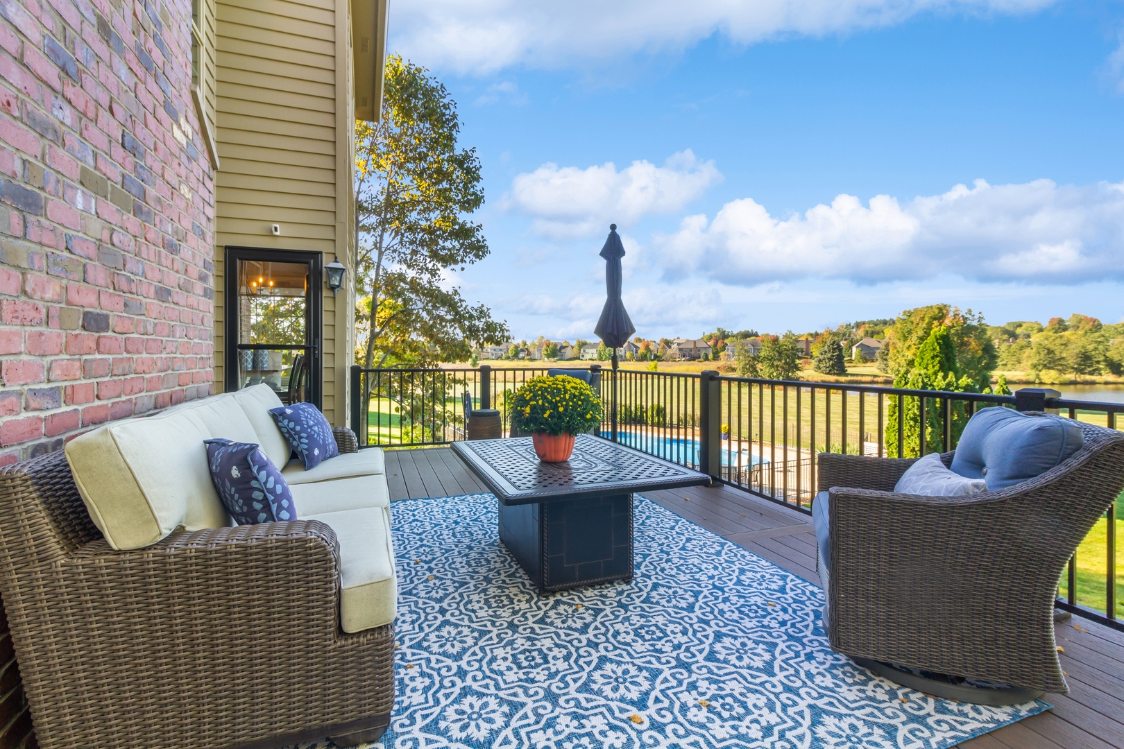 40W258 Ralph Waldo Emerson Lane